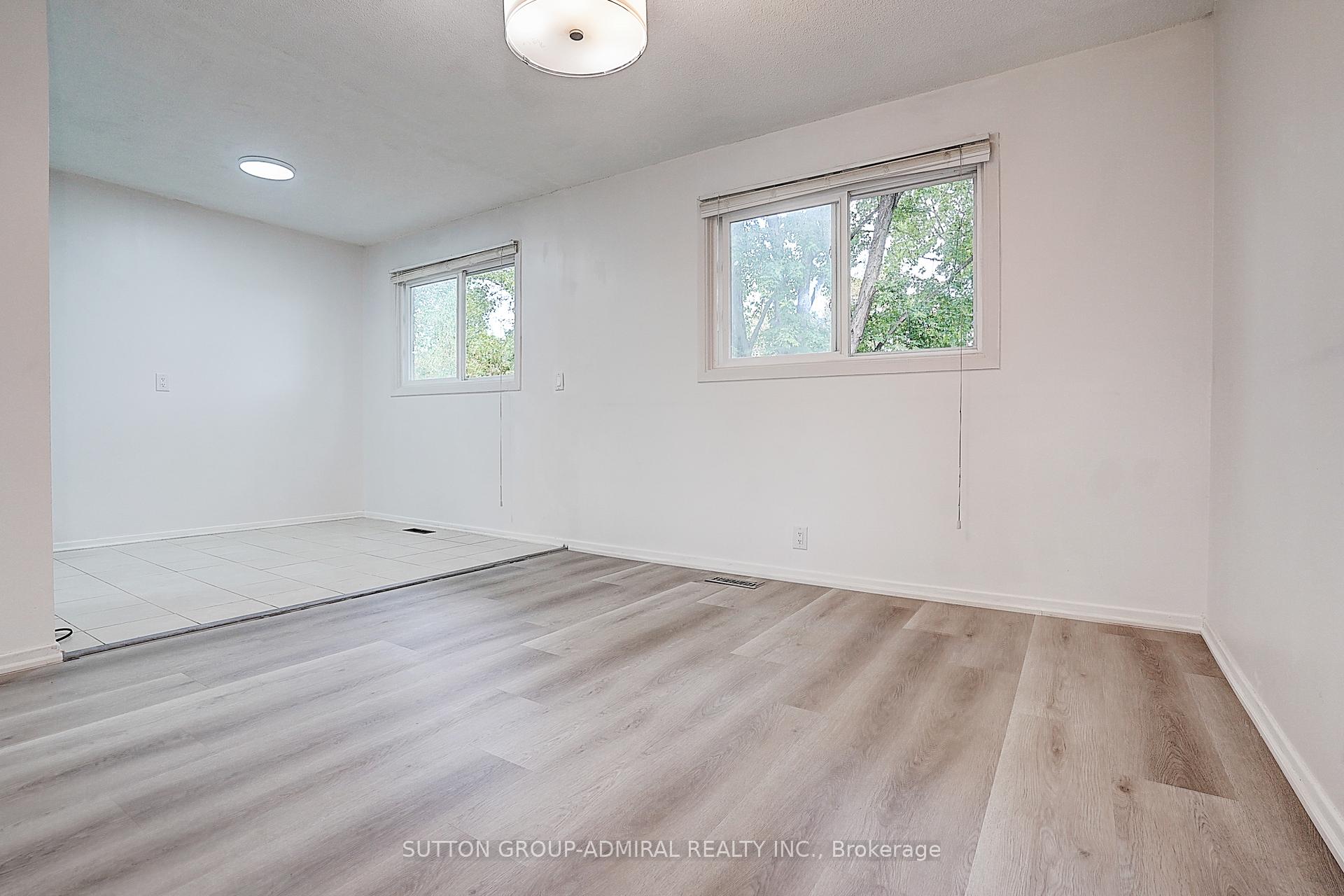 Photo 26 of 50 Dana Crescent, Vaughan, Crestwood-Springfarm-Yorkhill — HOMEH