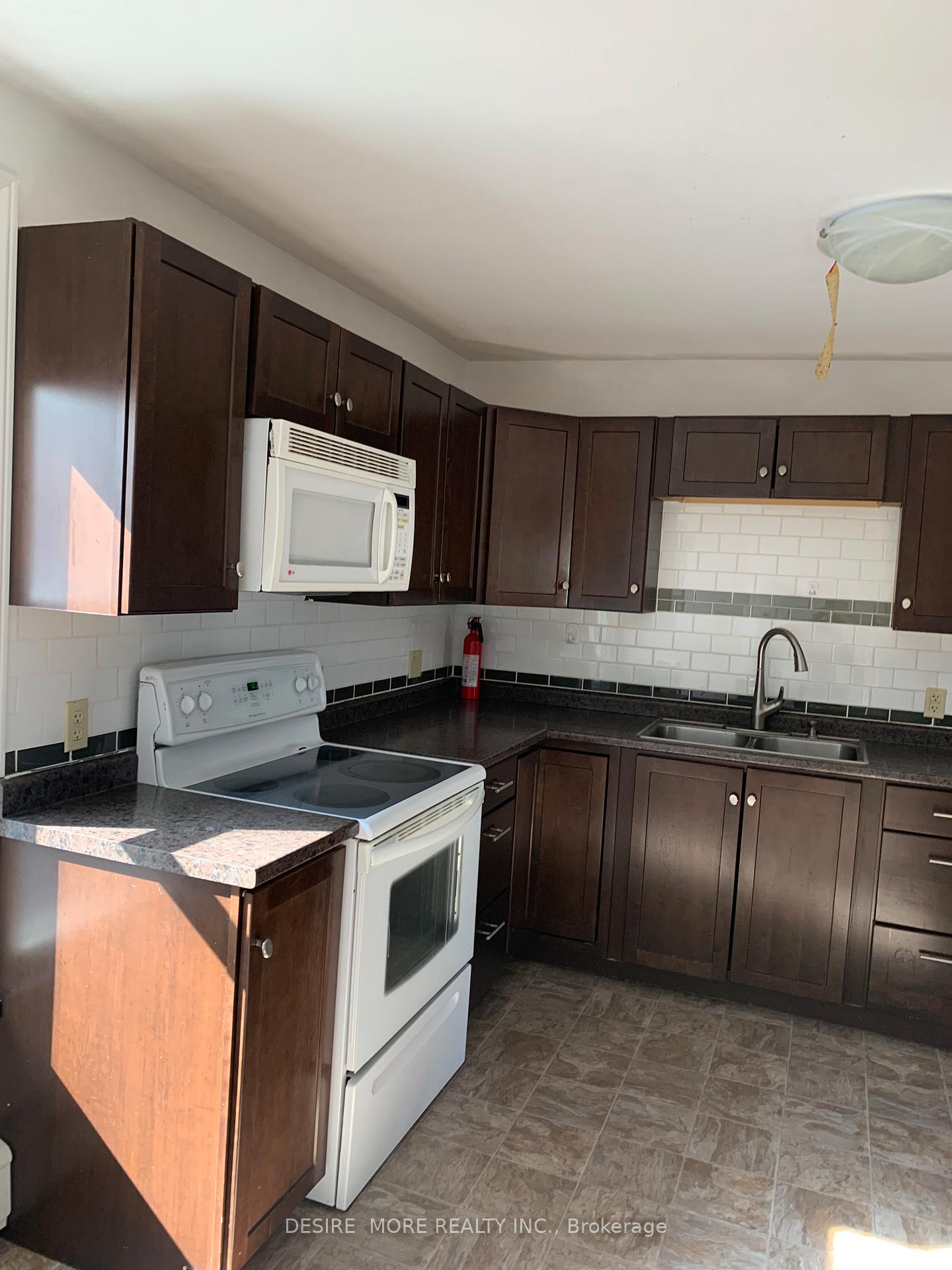 Photo 8 of 23 Garner Avenue, Welland, Welland Downtown — HOMEH