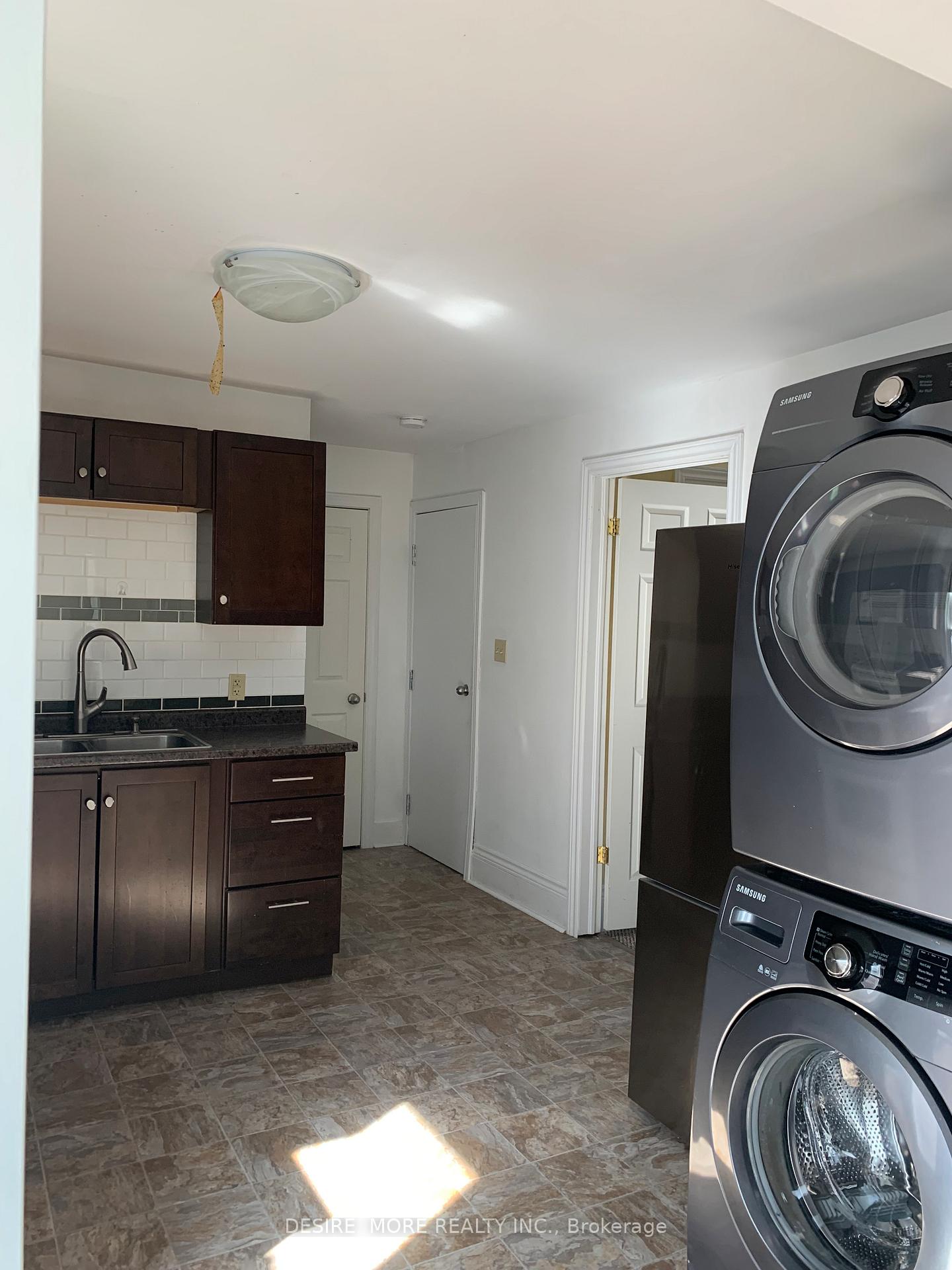 Photo 10 of 23 Garner Avenue, Welland, Welland Downtown — HOMEH
