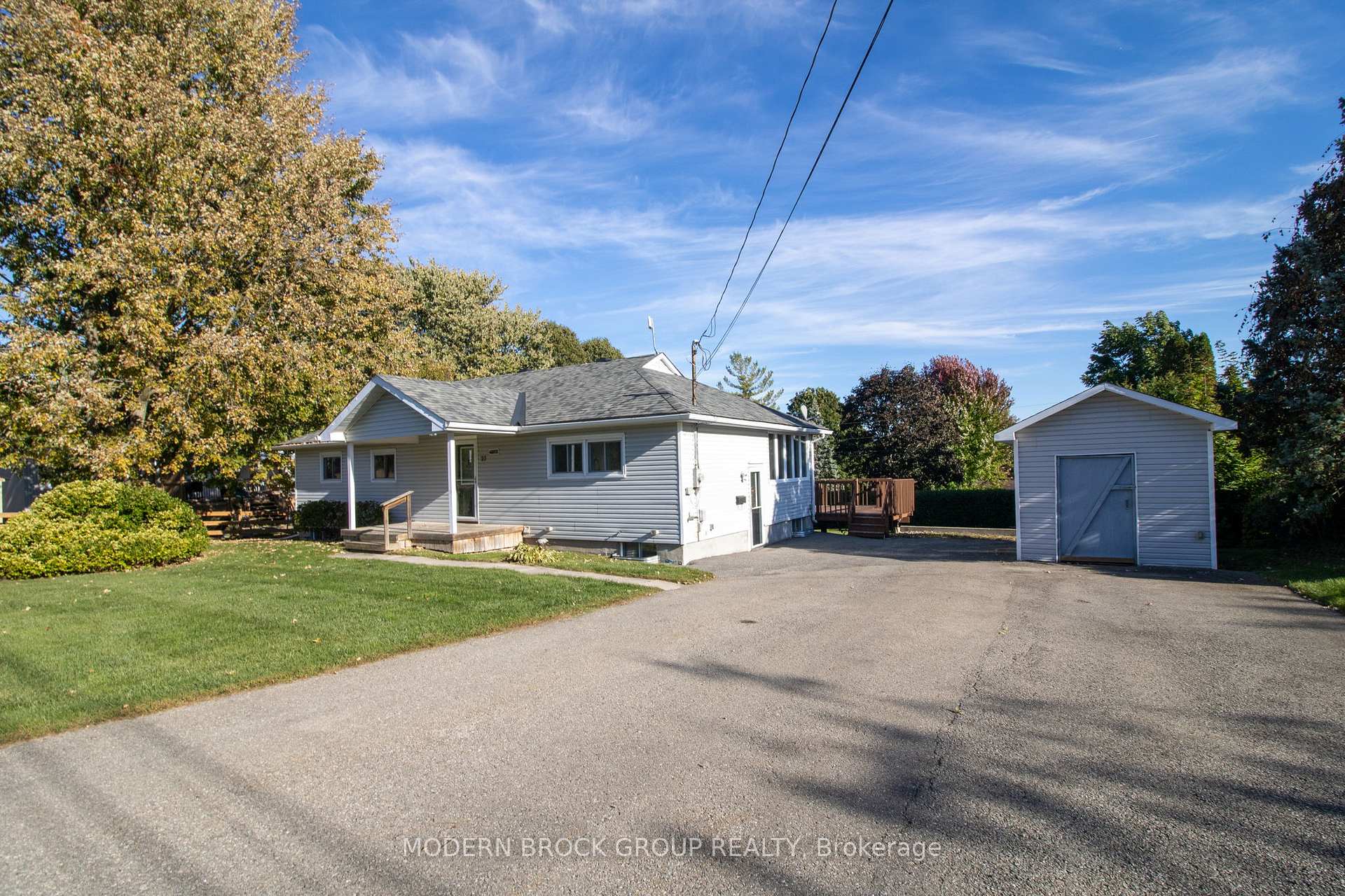 Photo 3 of 27 Sarah Street, Augusta, Augusta Twp — HOMEH