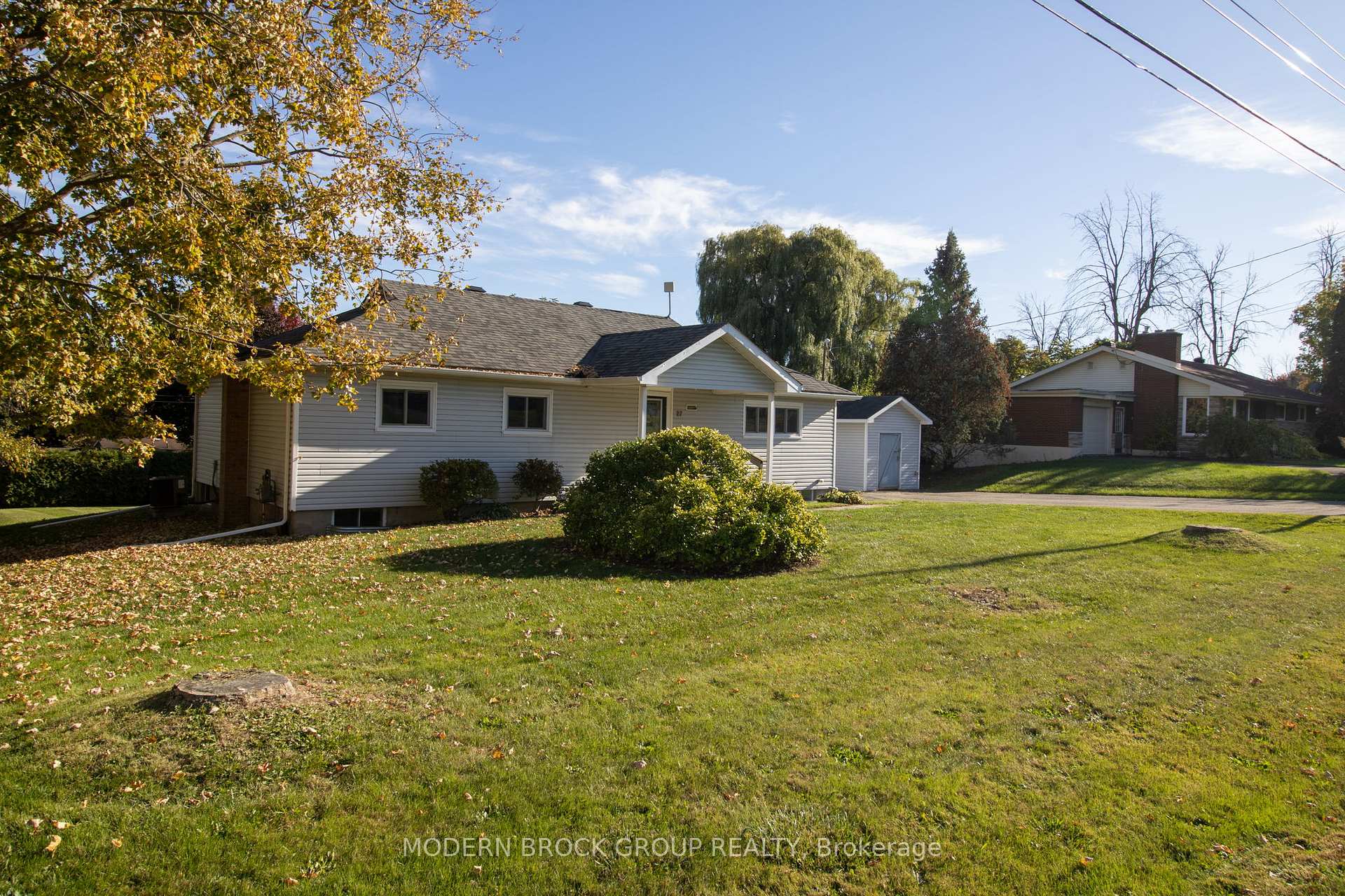 Photo 7 of 27 Sarah Street, Augusta, Augusta Twp — HOMEH