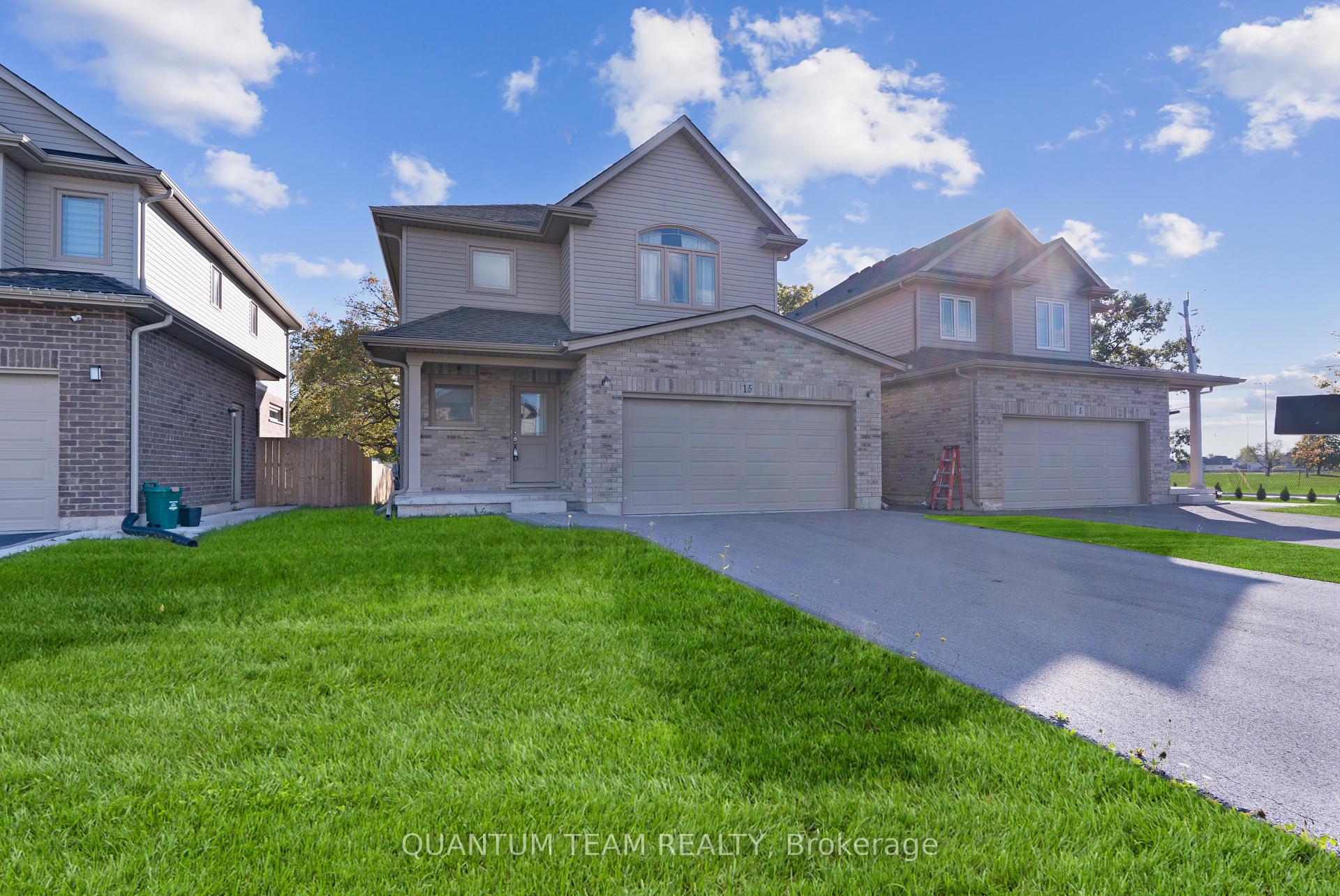 Photo 2 of 15 Laurent Avenue, Welland, Lincoln/Crowland — HOMEH