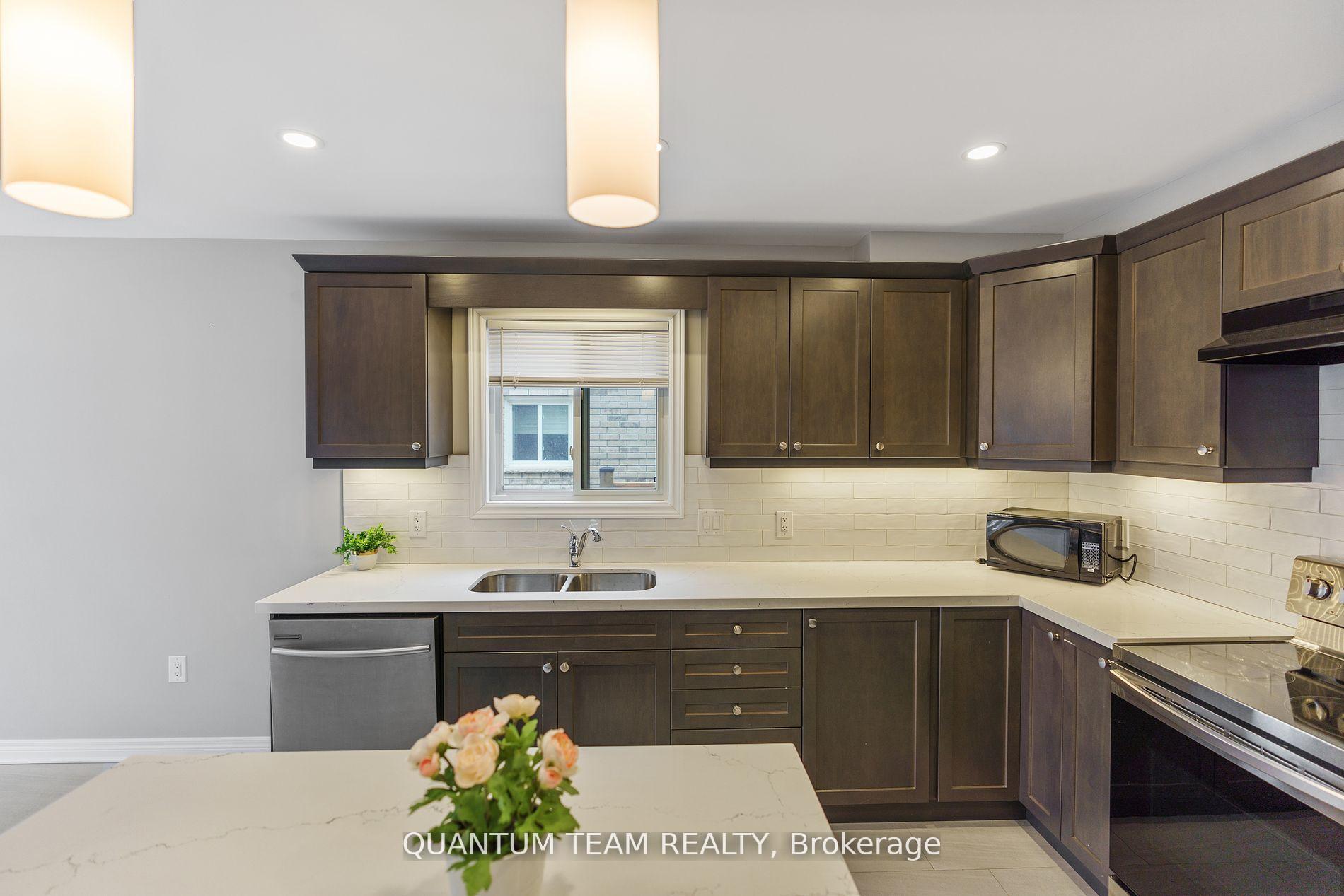 Photo 7 of 15 Laurent Avenue, Welland, Lincoln/Crowland — HOMEH