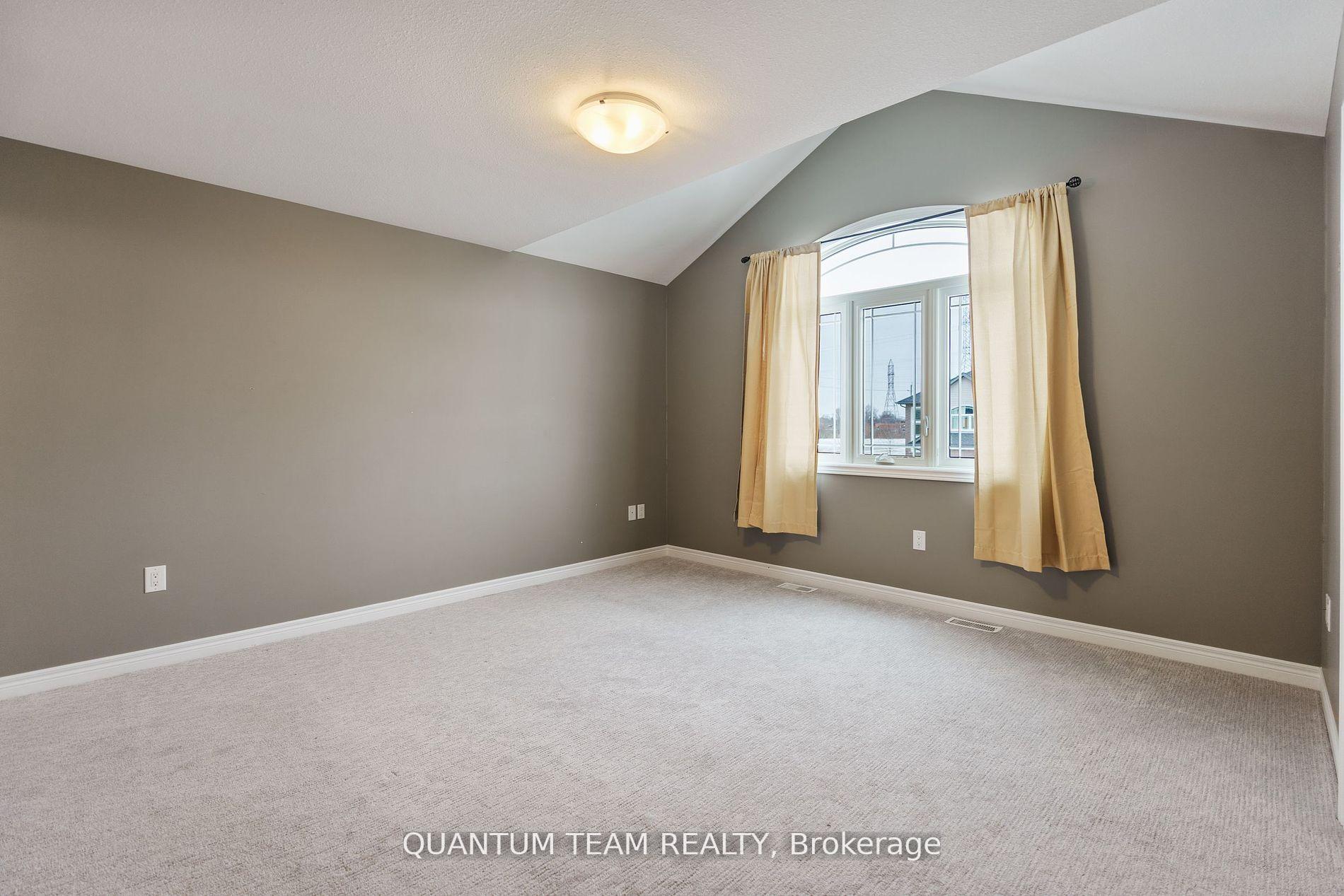 Photo 25 of 15 Laurent Avenue, Welland, Lincoln/Crowland — HOMEH