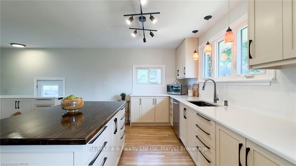 Photo 6 of 3813 Road 160, West Perth, Fullarton — HOMEH