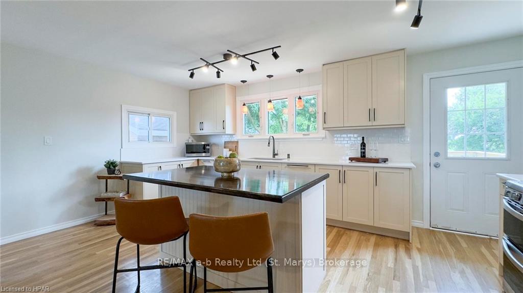 Photo 8 of 3813 Road 160, West Perth, Fullarton — HOMEH