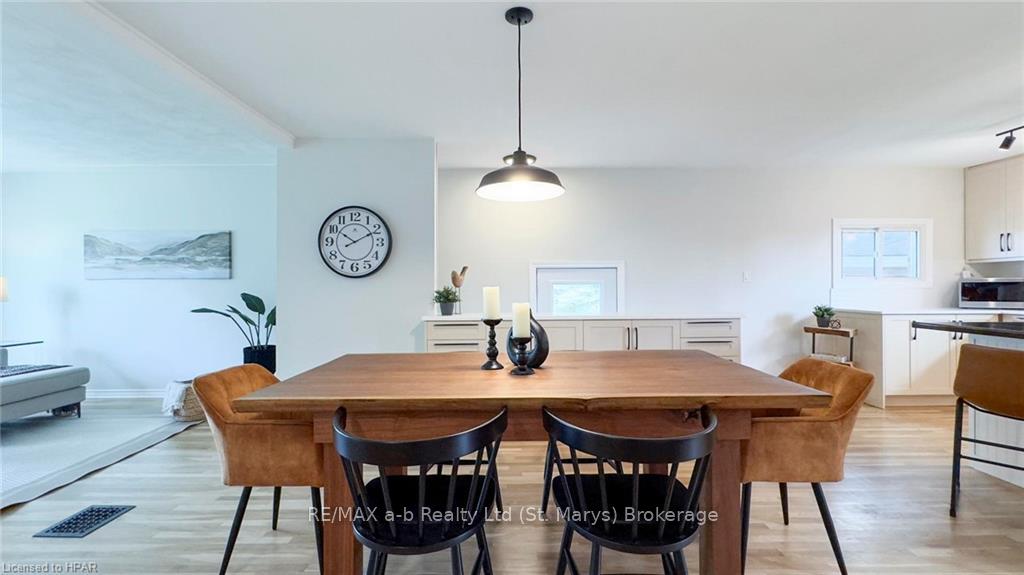 Photo 10 of 3813 Road 160, West Perth, Fullarton — HOMEH