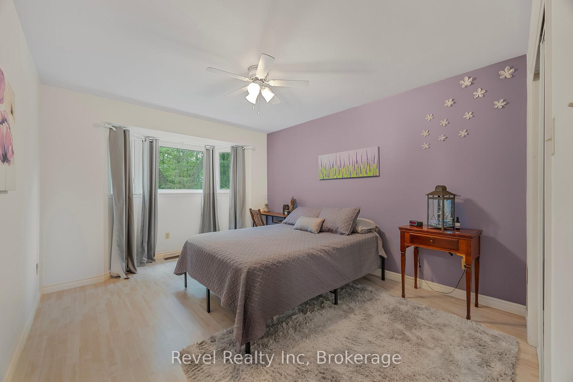 Photo 6 of 49 Birchwood Trail, Wasaga Beach — HOMEH