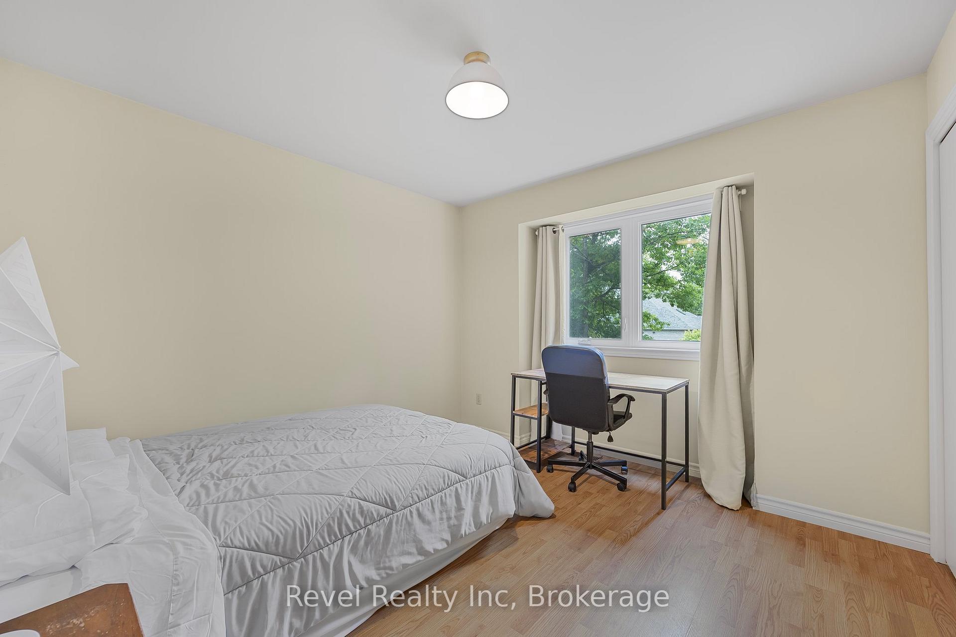 Photo 9 of 49 Birchwood Trail, Wasaga Beach — HOMEH