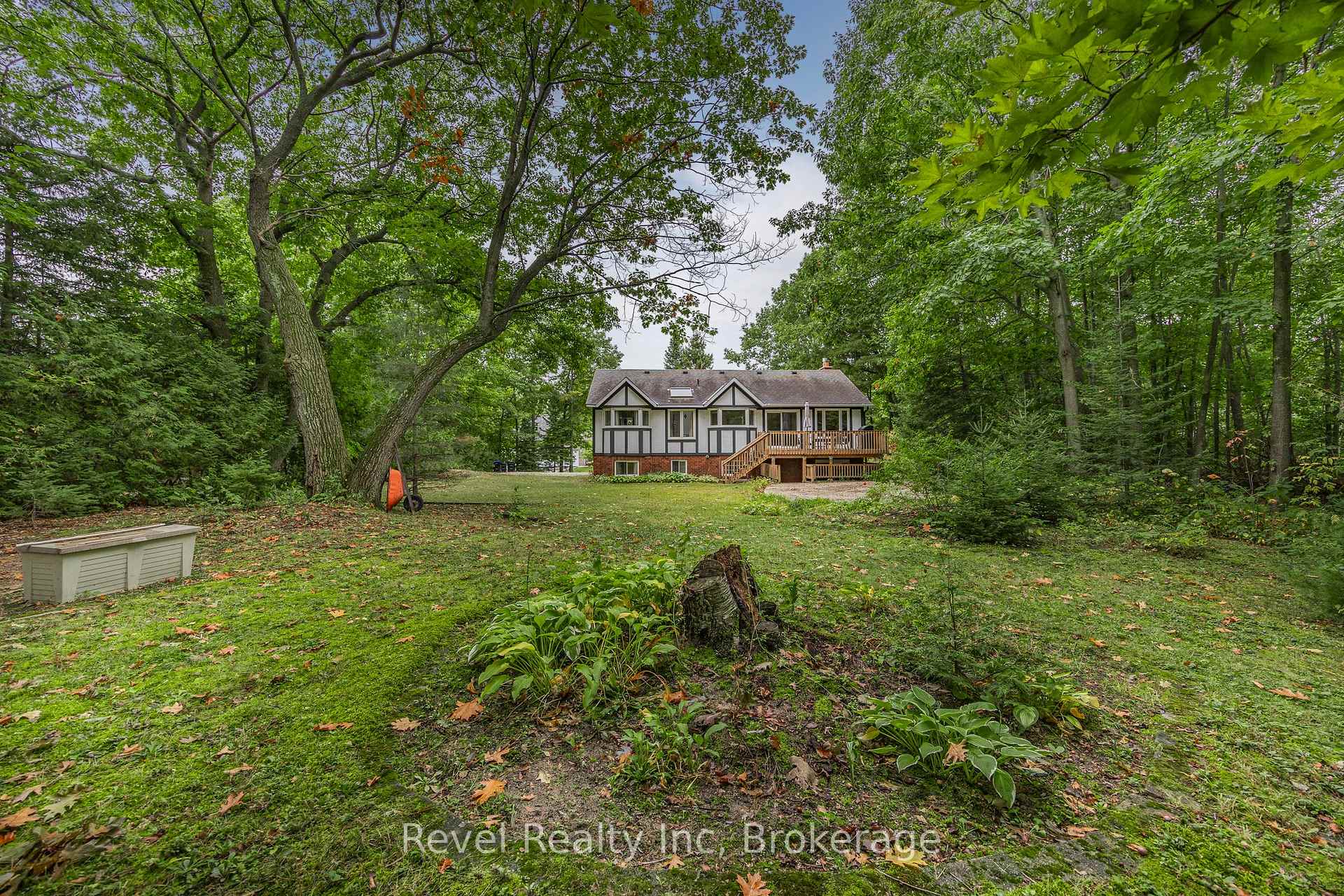 Photo 12 of 49 Birchwood Trail, Wasaga Beach — HOMEH
