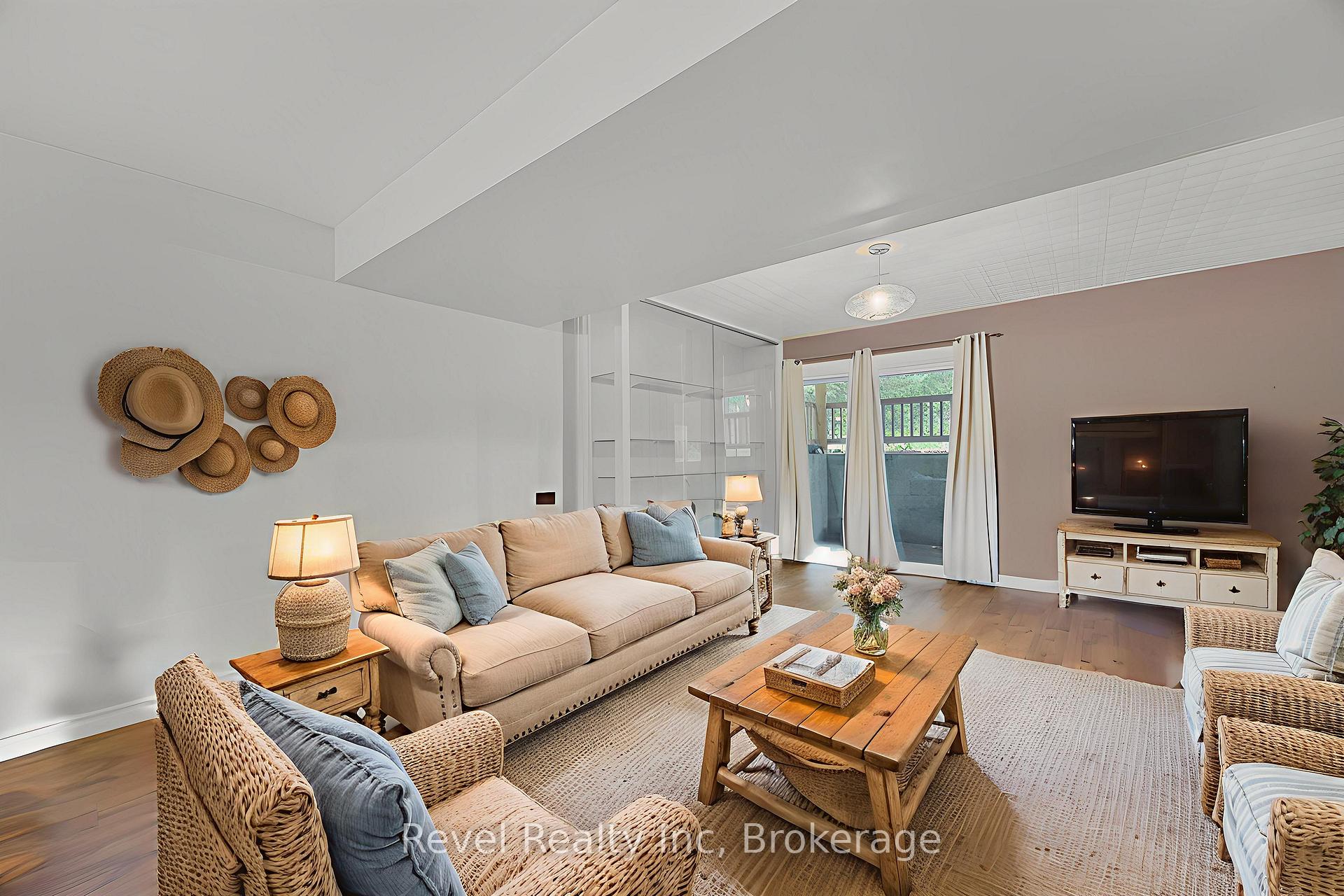 Photo 13 of 49 Birchwood Trail, Wasaga Beach — HOMEH