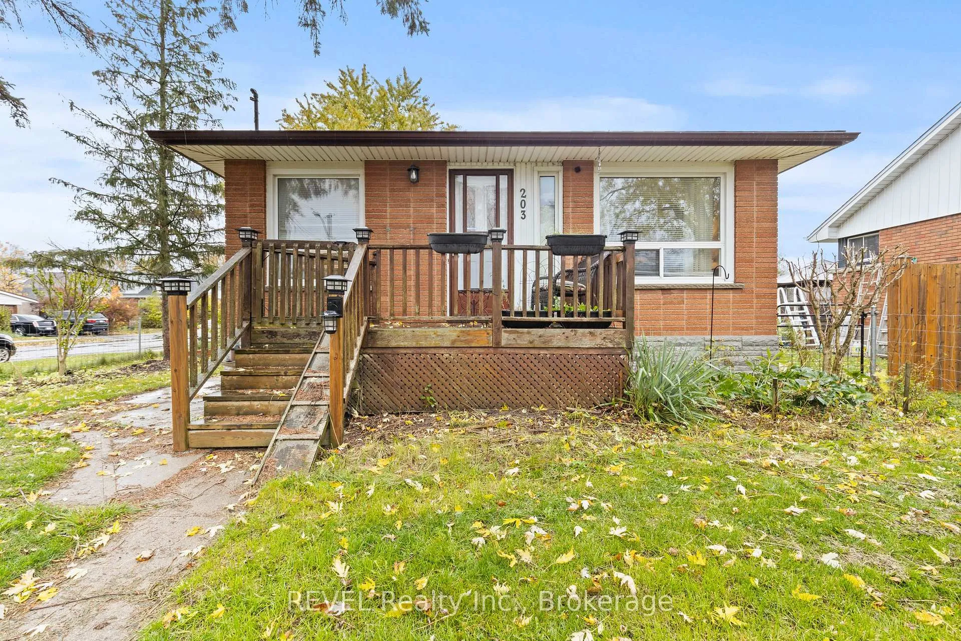 Photo 1 of 203 Kilgour Avenue, Welland, Broadway — HOMEH