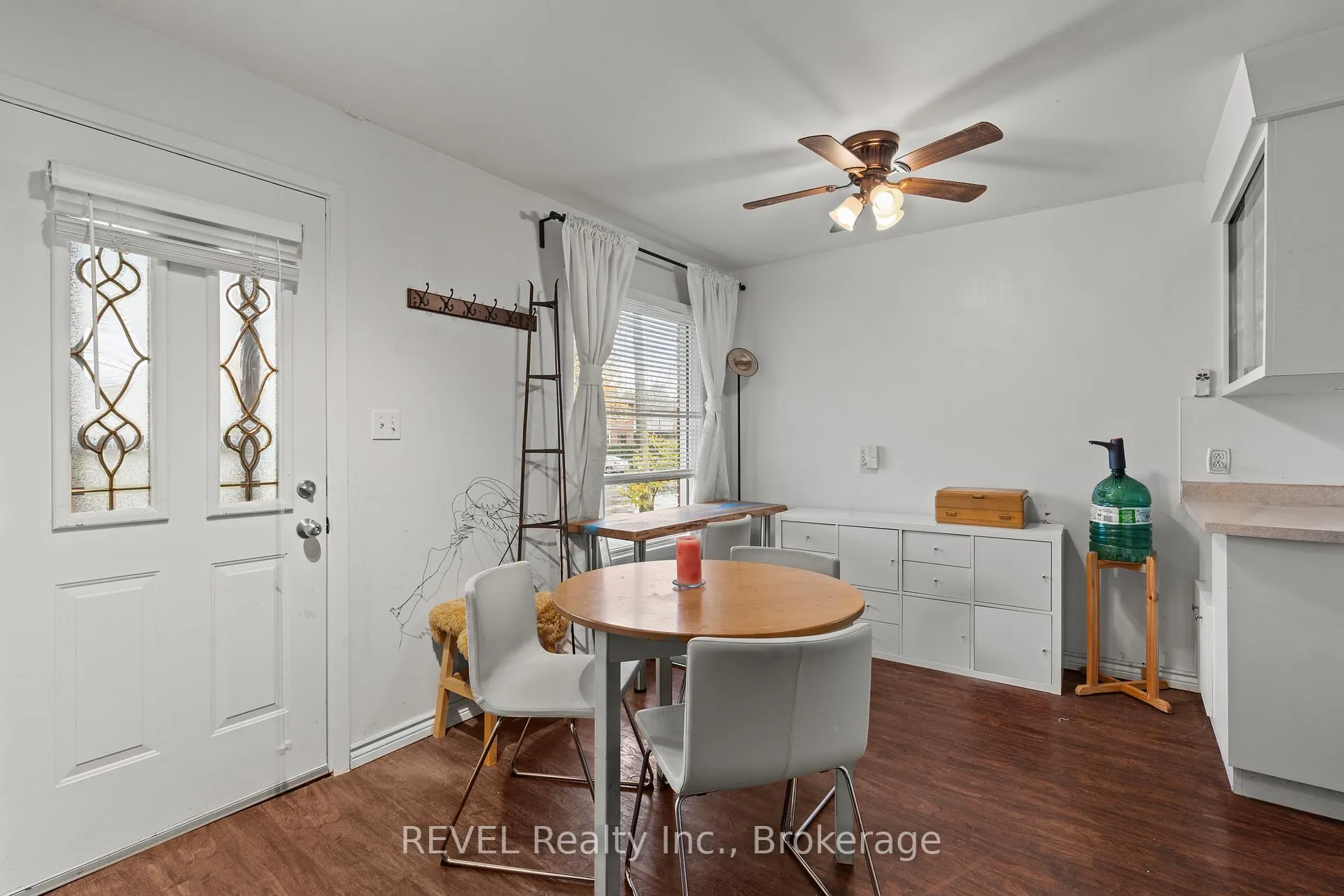Photo 4 of 203 Kilgour Avenue, Welland, Broadway — HOMEH