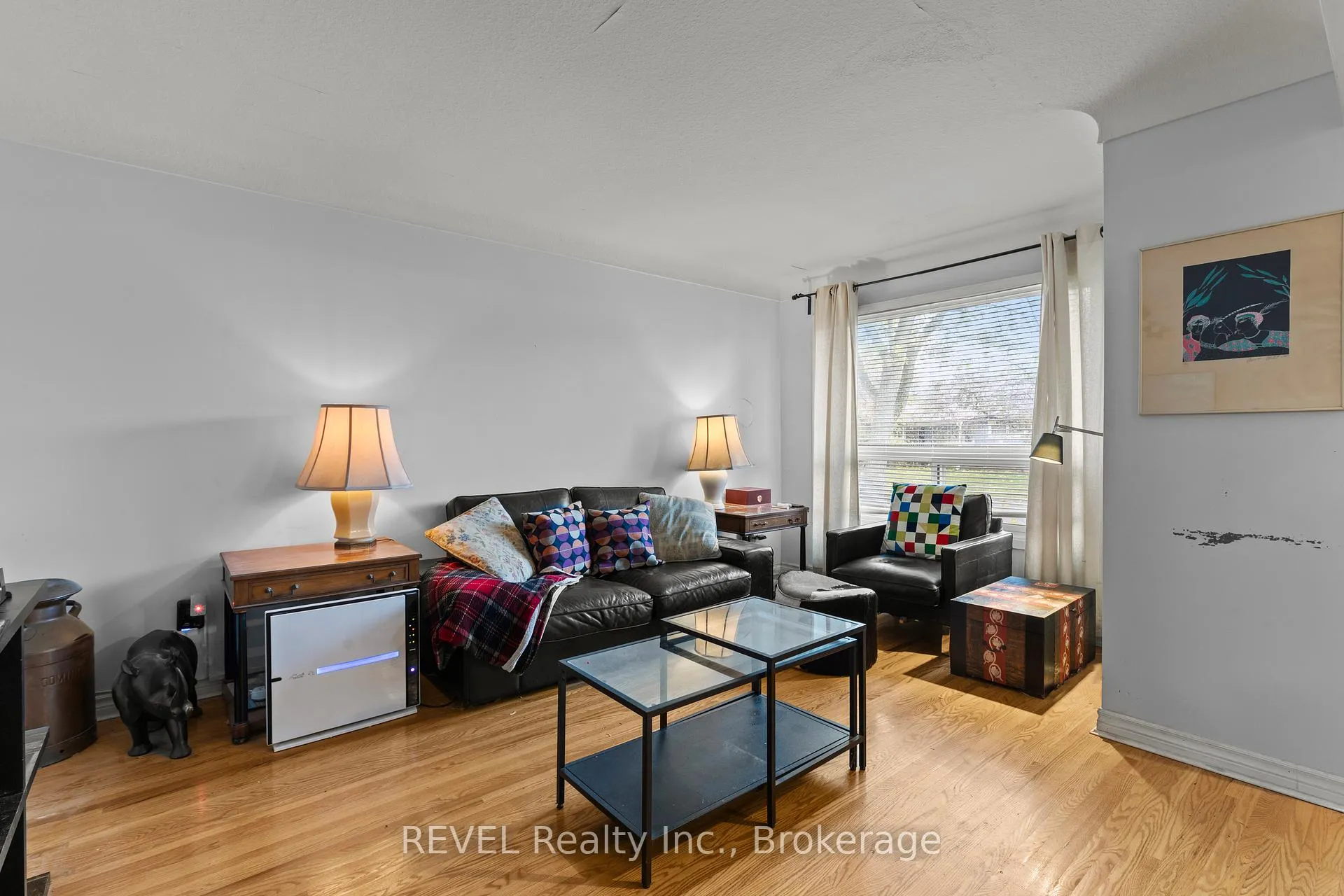 Photo 12 of 203 Kilgour Avenue, Welland, Broadway — HOMEH