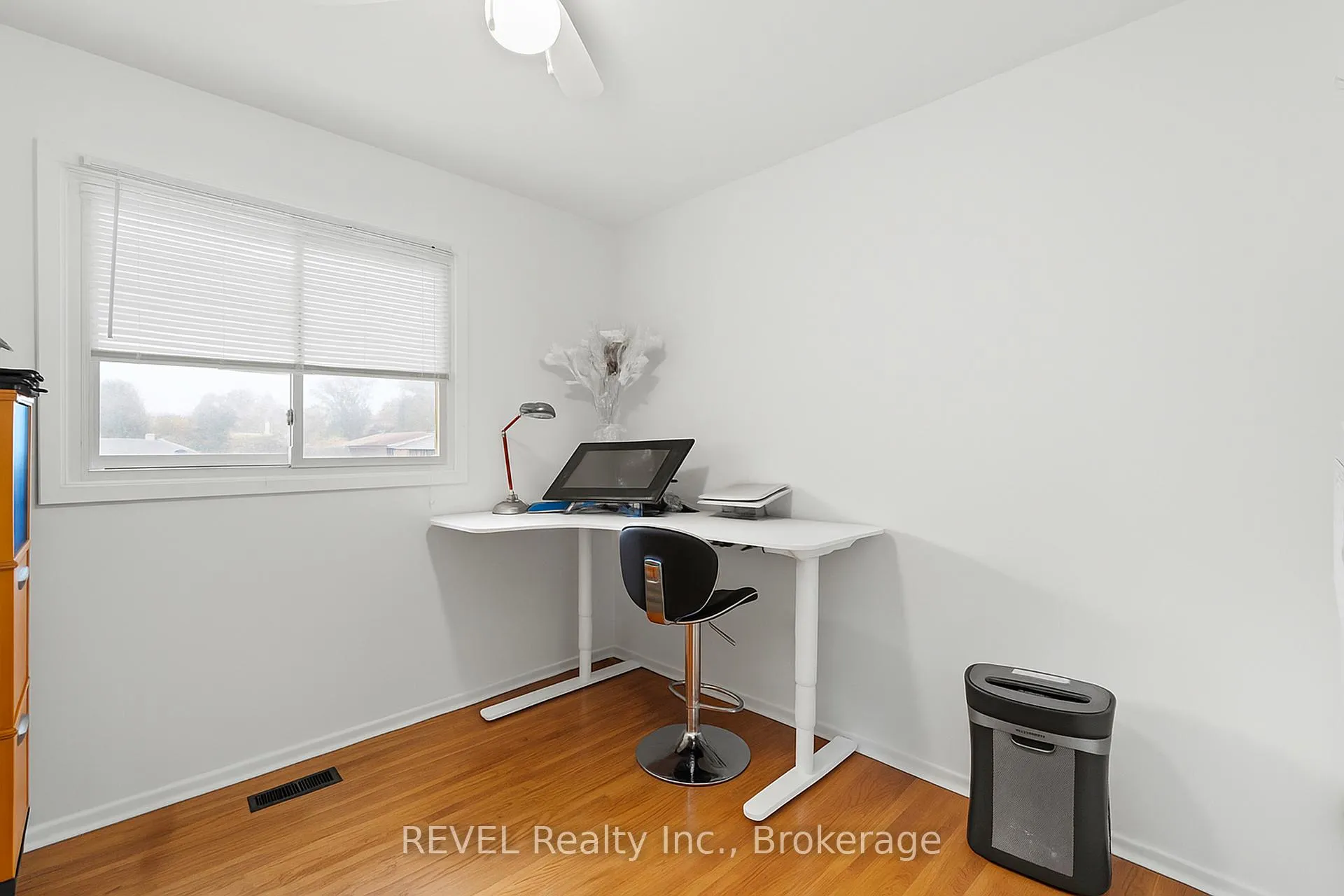 Photo 15 of 203 Kilgour Avenue, Welland, Broadway — HOMEH