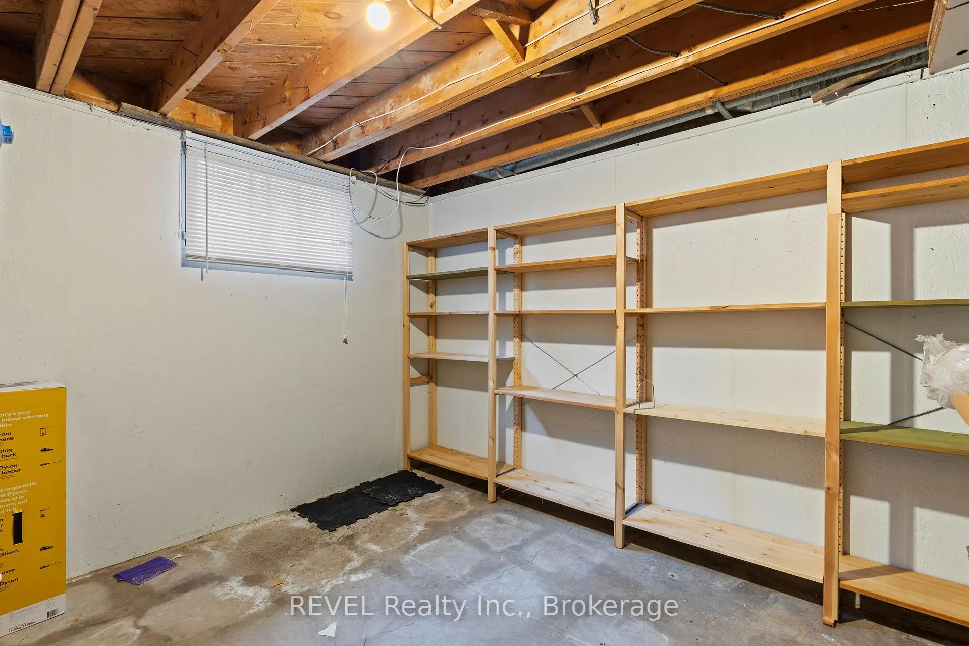 Photo 22 of 203 Kilgour Avenue, Welland, Broadway — HOMEH