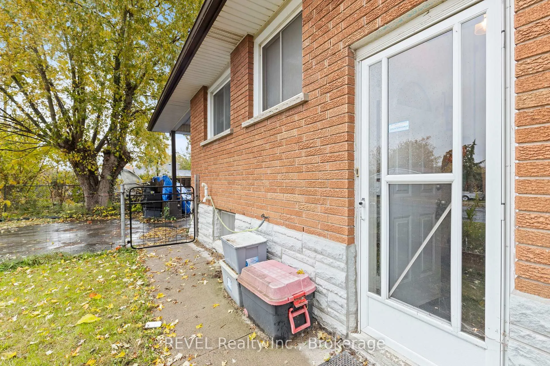 Photo 26 of 203 Kilgour Avenue, Welland, Broadway — HOMEH