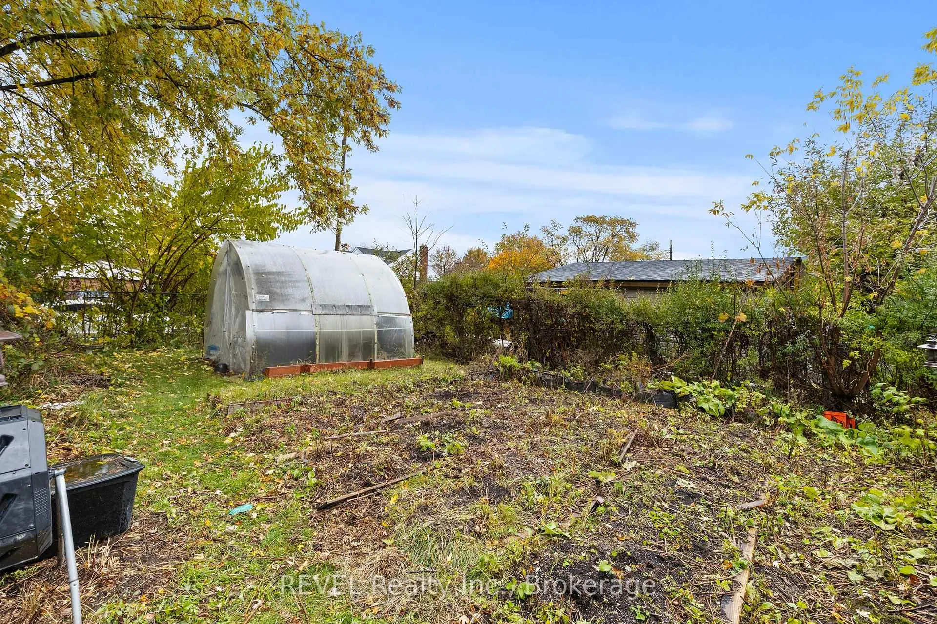 Photo 28 of 203 Kilgour Avenue, Welland, Broadway — HOMEH