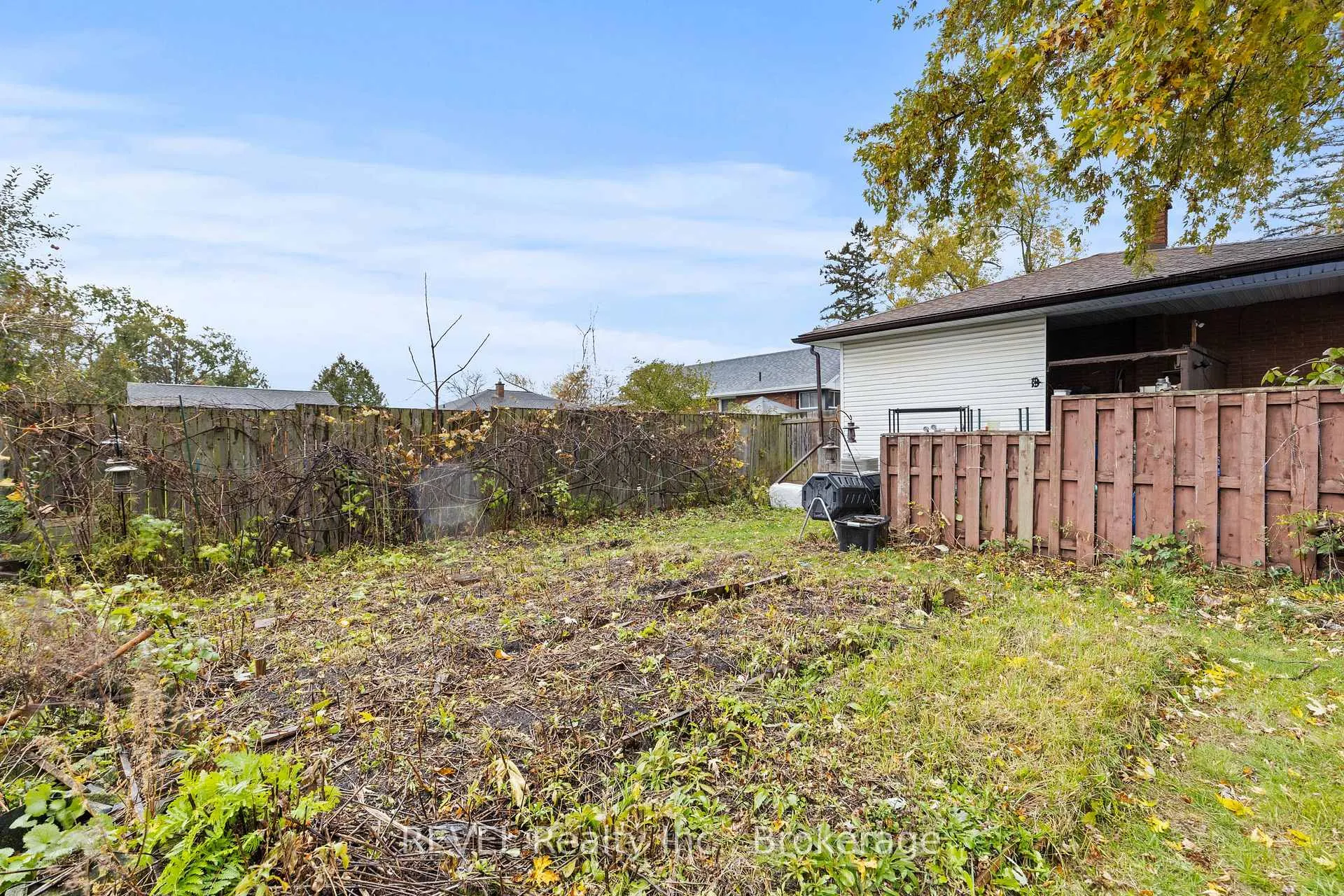 Photo 29 of 203 Kilgour Avenue, Welland, Broadway — HOMEH