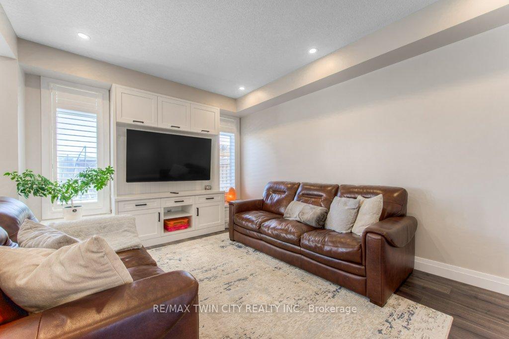 Photo 10 of 302 Ginseng Street, Waterloo — HOMEH
