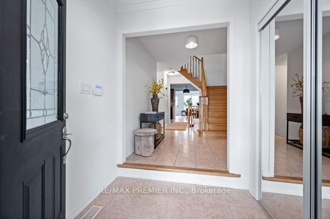 Photo 2 of 78 Keystar Court, Vaughan, Vellore Village — HOMEH