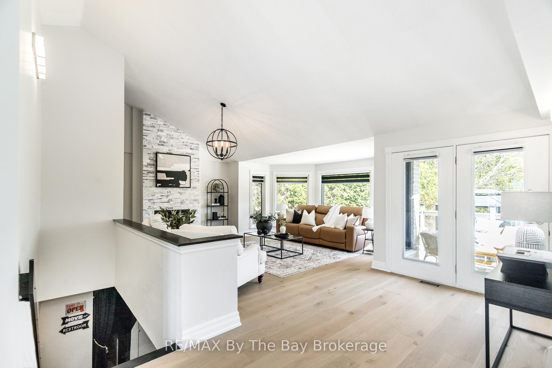 Photo 4 of 25 Britton Court, Wasaga Beach — HOMEH
