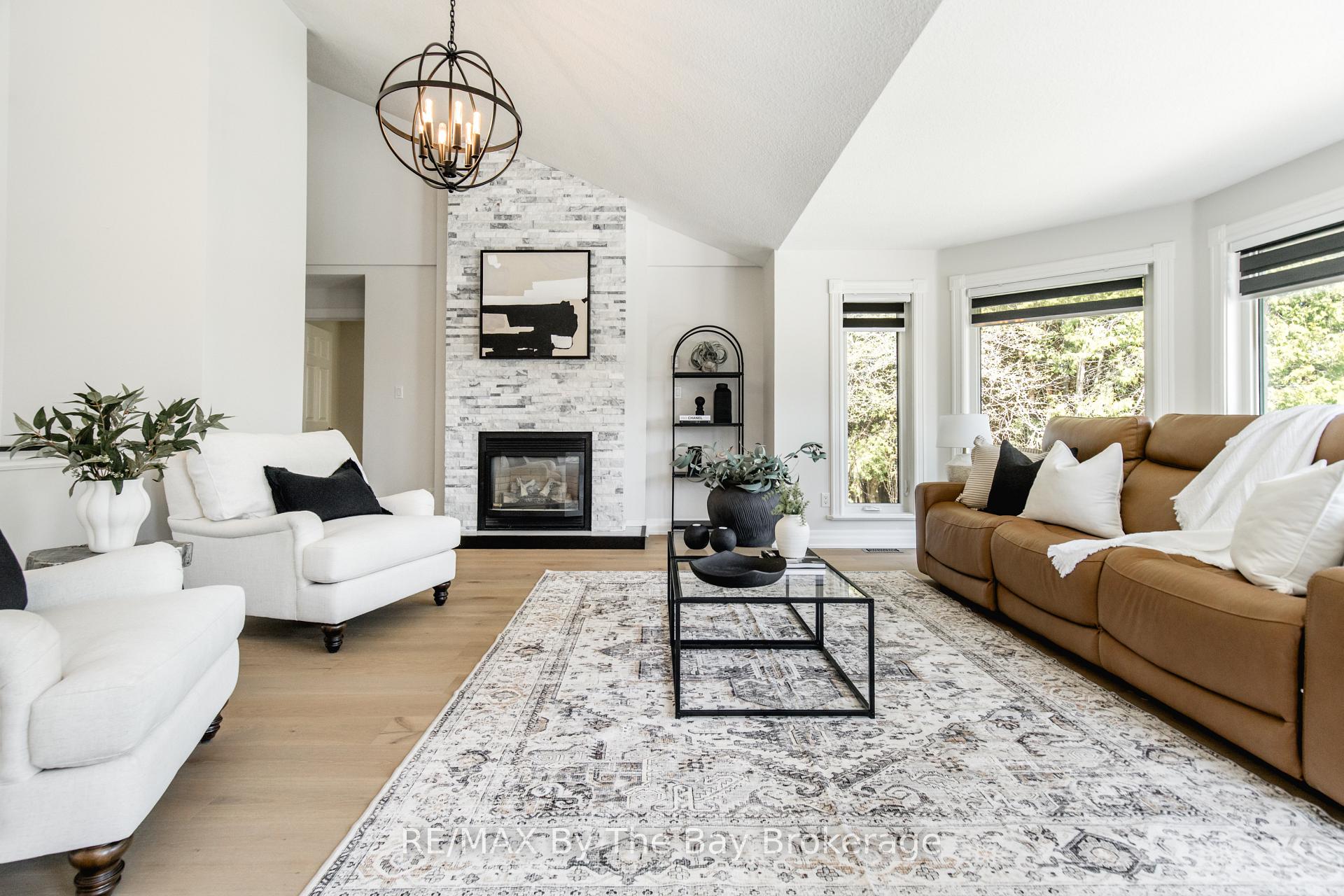 Photo 5 of 25 Britton Court, Wasaga Beach — HOMEH