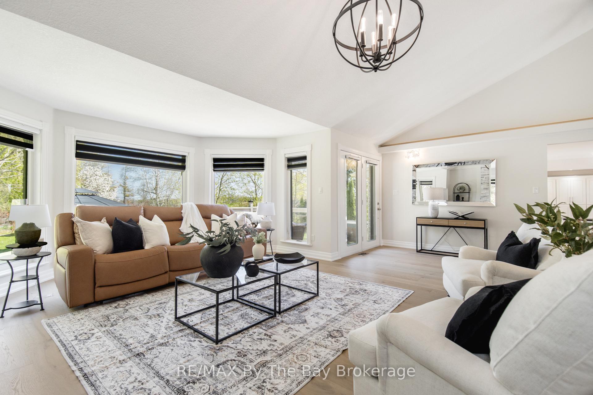Photo 6 of 25 Britton Court, Wasaga Beach — HOMEH