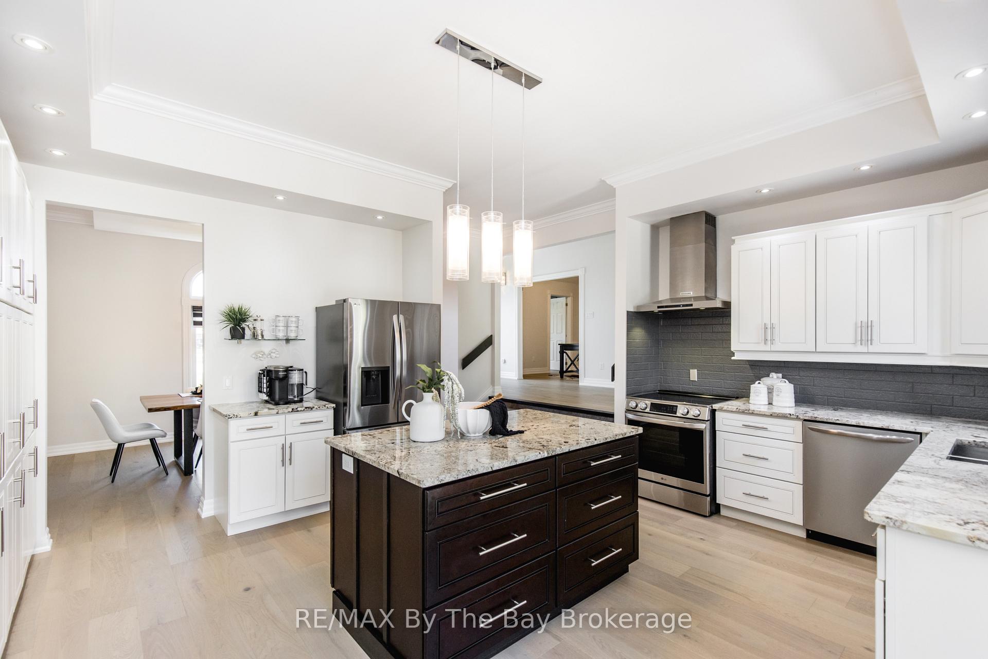 Photo 13 of 25 Britton Court, Wasaga Beach — HOMEH