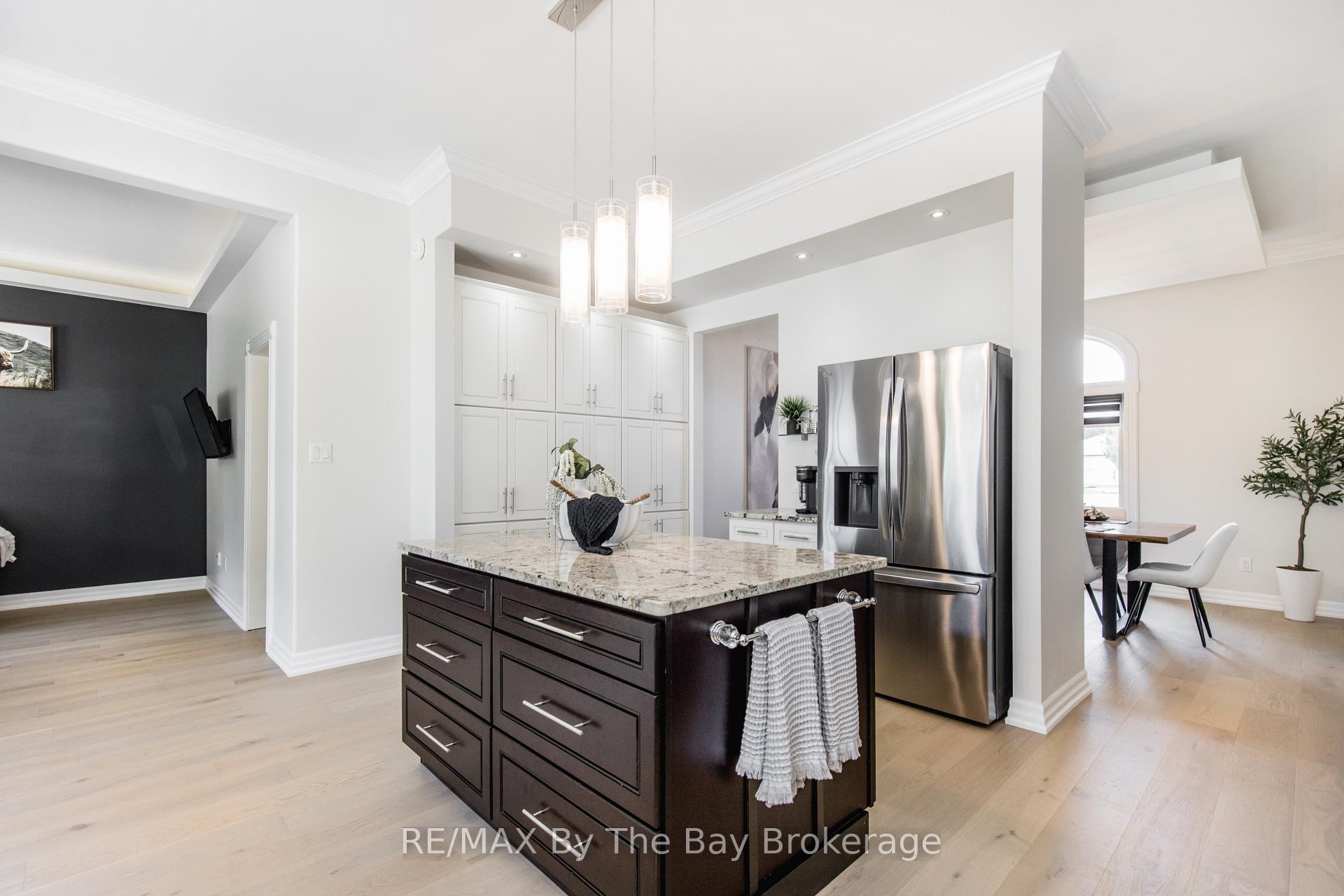 Photo 14 of 25 Britton Court, Wasaga Beach — HOMEH
