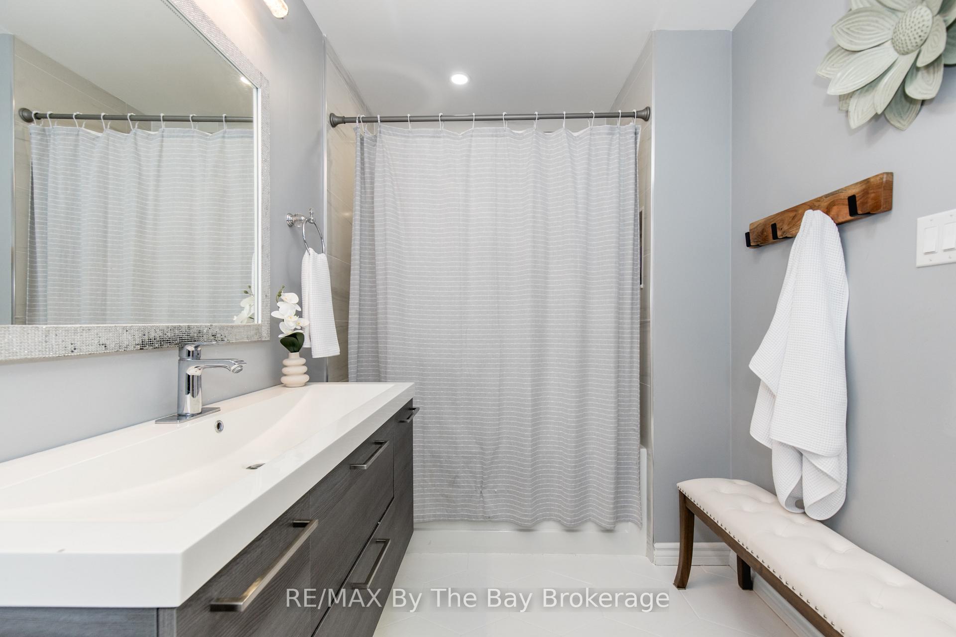 Photo 25 of 25 Britton Court, Wasaga Beach — HOMEH