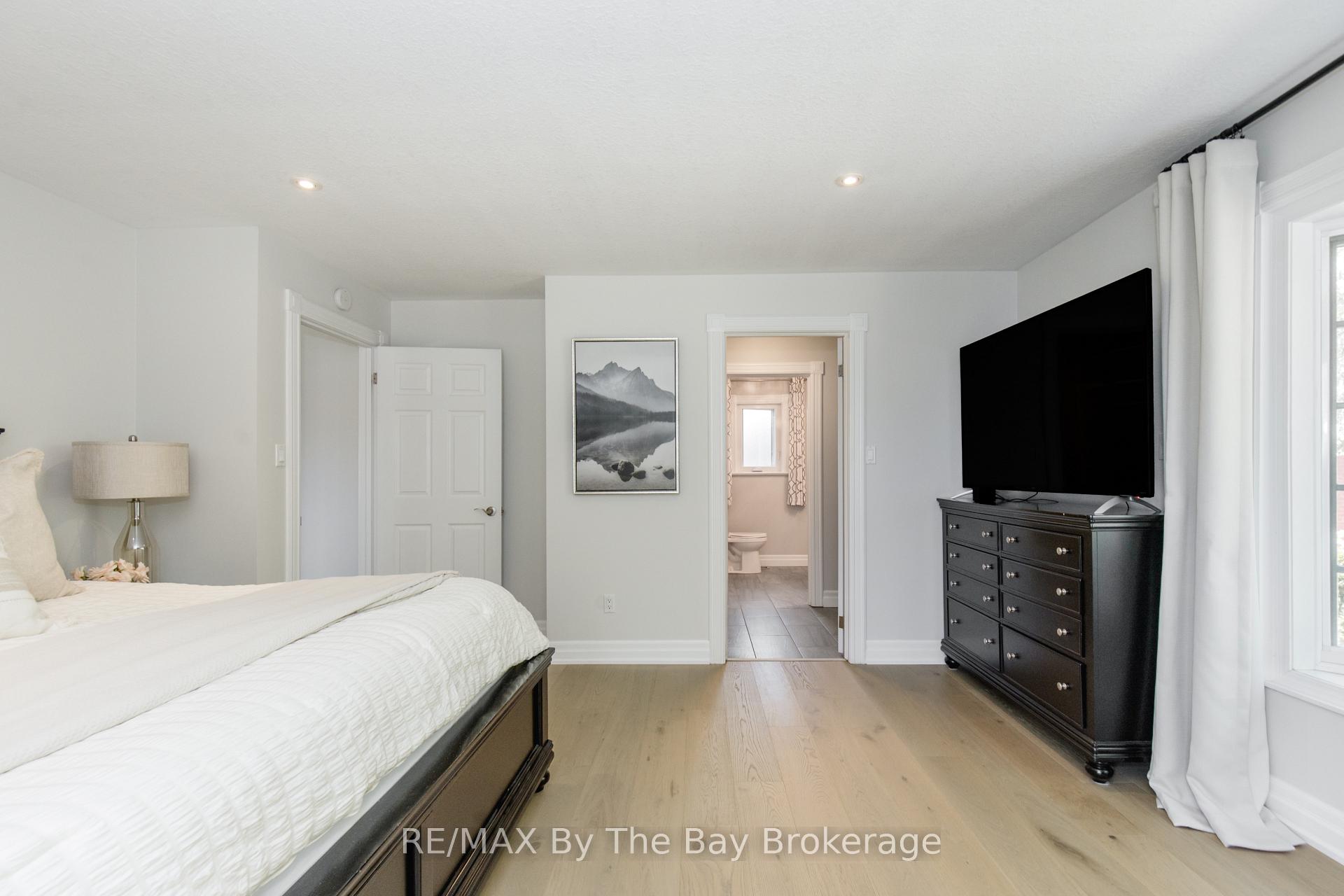Photo 27 of 25 Britton Court, Wasaga Beach — HOMEH