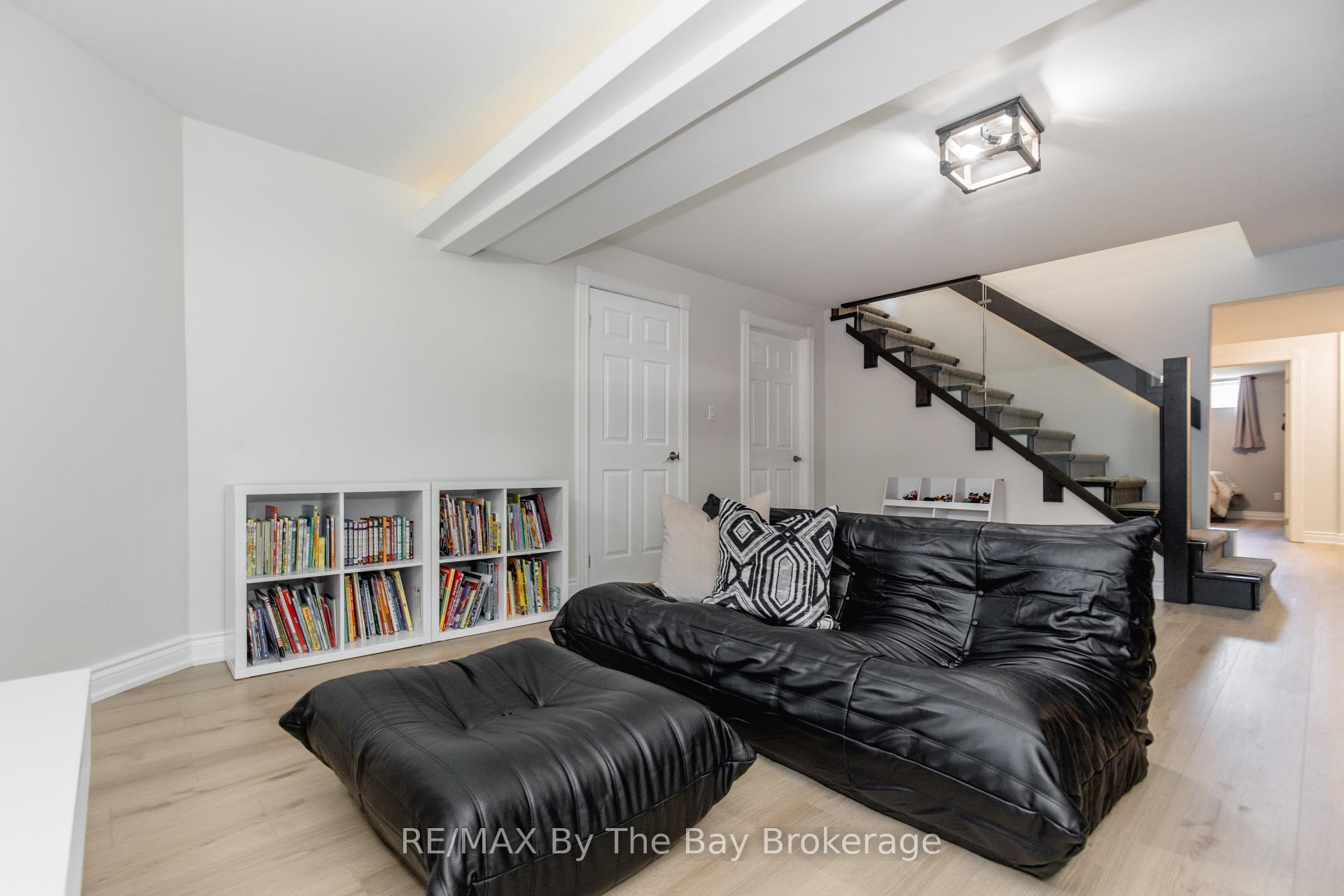 Photo 30 of 25 Britton Court, Wasaga Beach — HOMEH