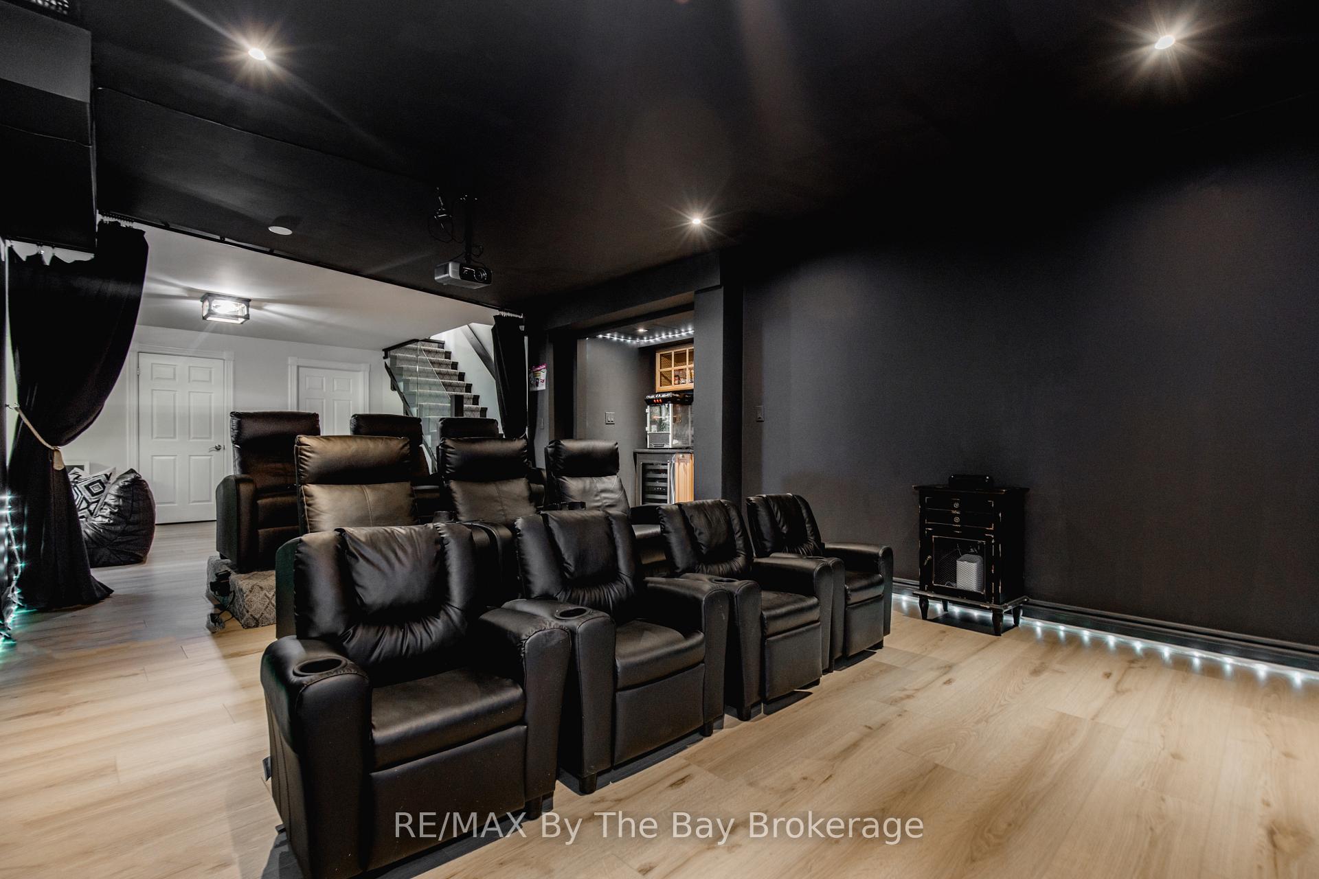 Photo 33 of 25 Britton Court, Wasaga Beach — HOMEH