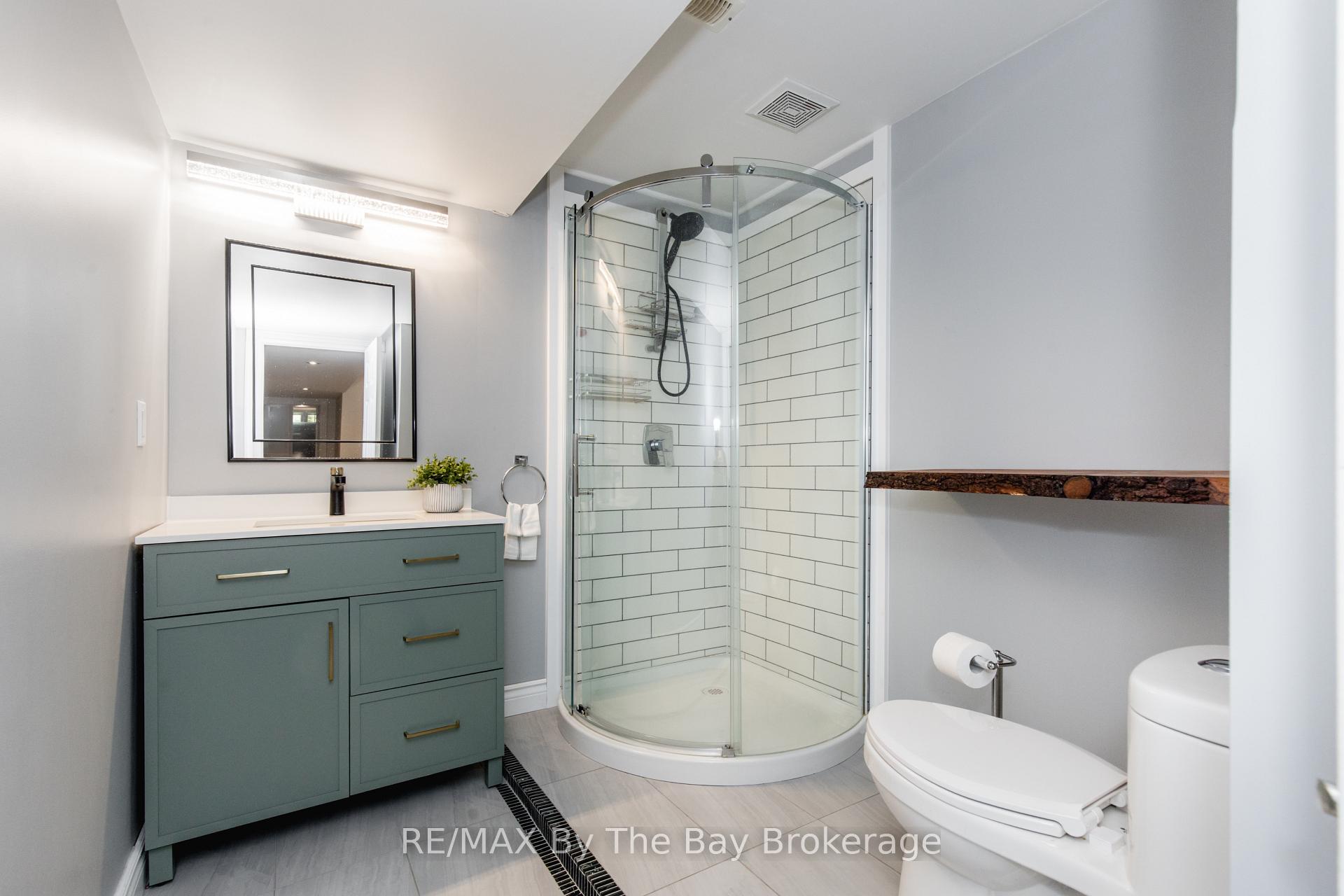 Photo 39 of 25 Britton Court, Wasaga Beach — HOMEH