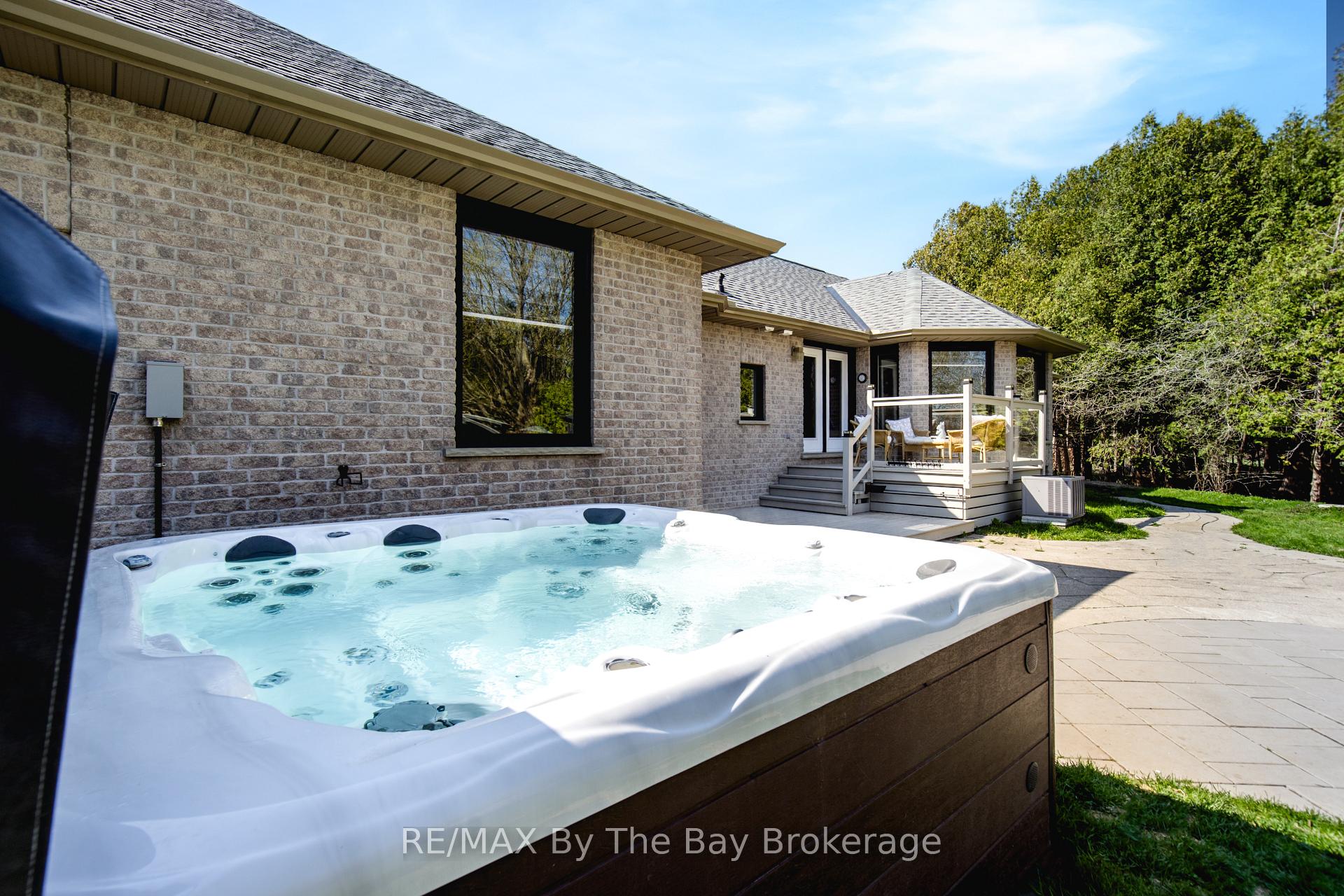 Photo 49 of 25 Britton Court, Wasaga Beach — HOMEH