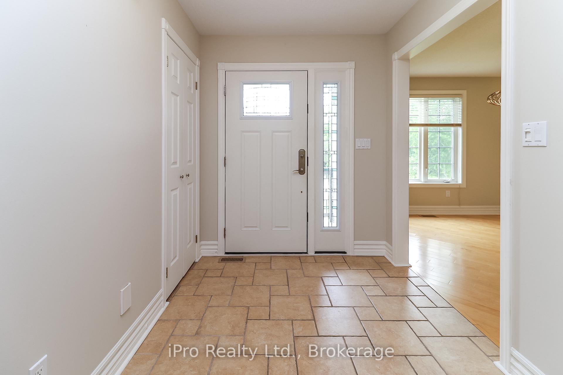 Photo 7 of 16 Martyn Drive, Wasaga Beach — HOMEH
