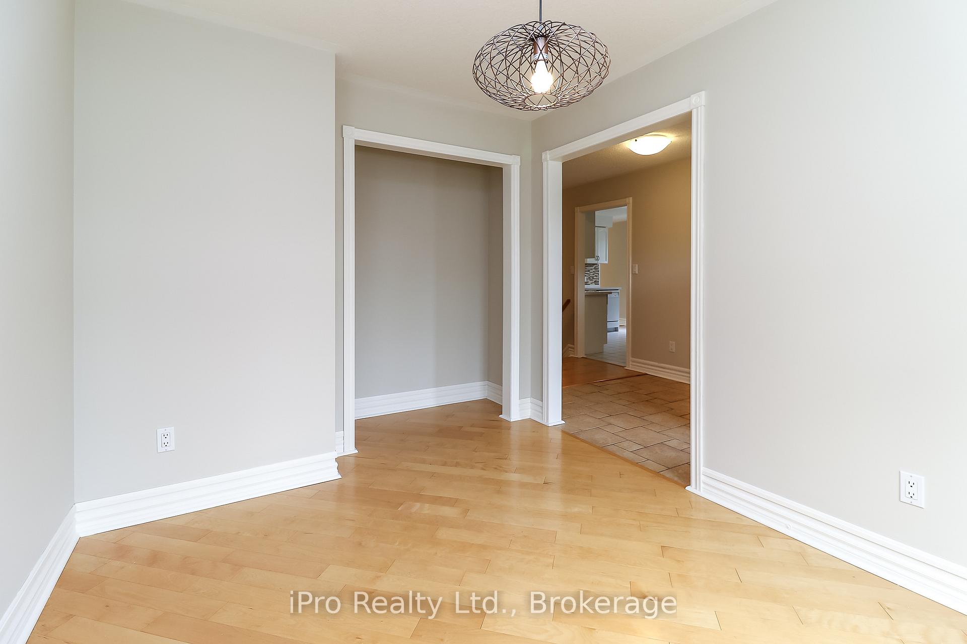 Photo 8 of 16 Martyn Drive, Wasaga Beach — HOMEH