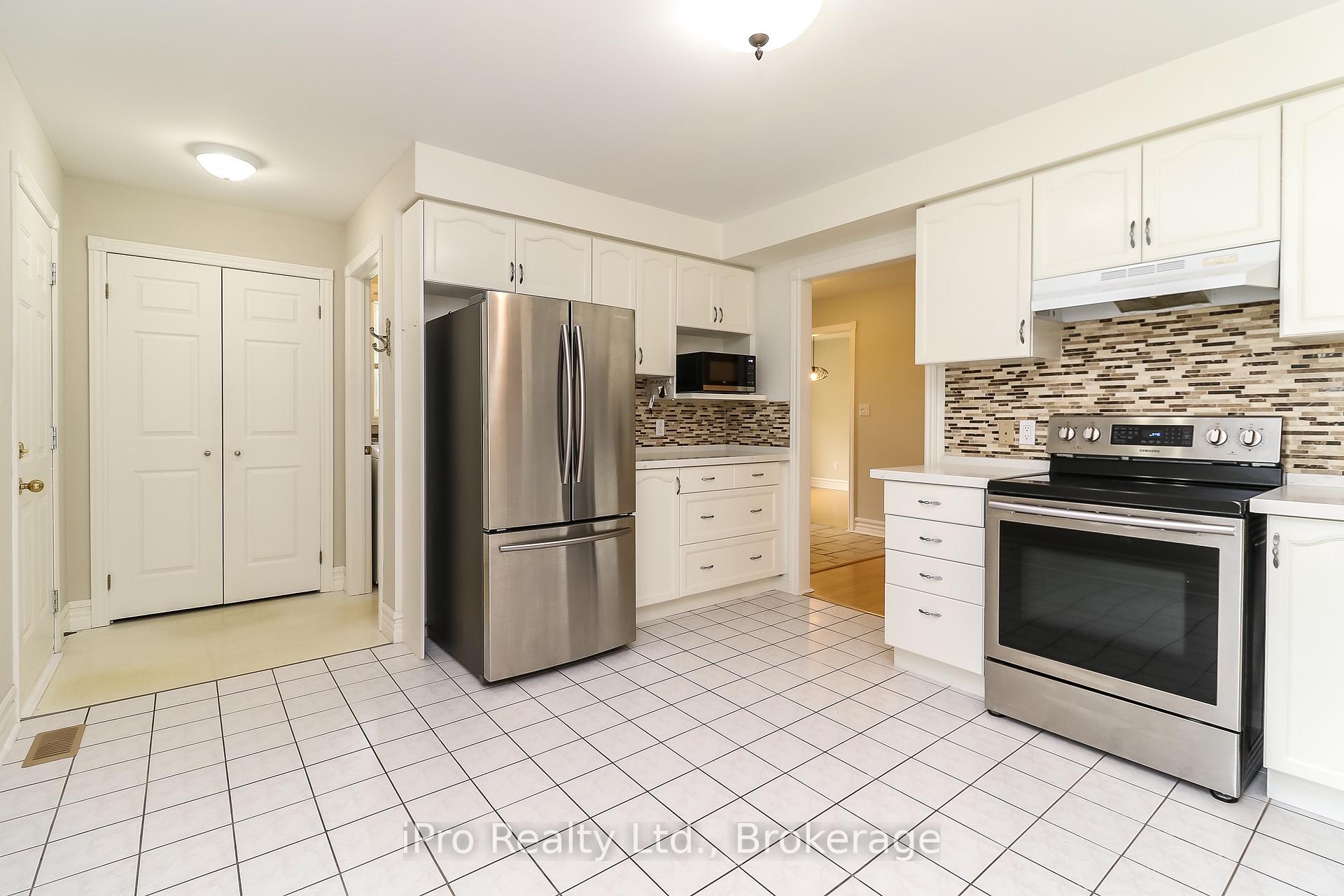 Photo 17 of 16 Martyn Drive, Wasaga Beach — HOMEH