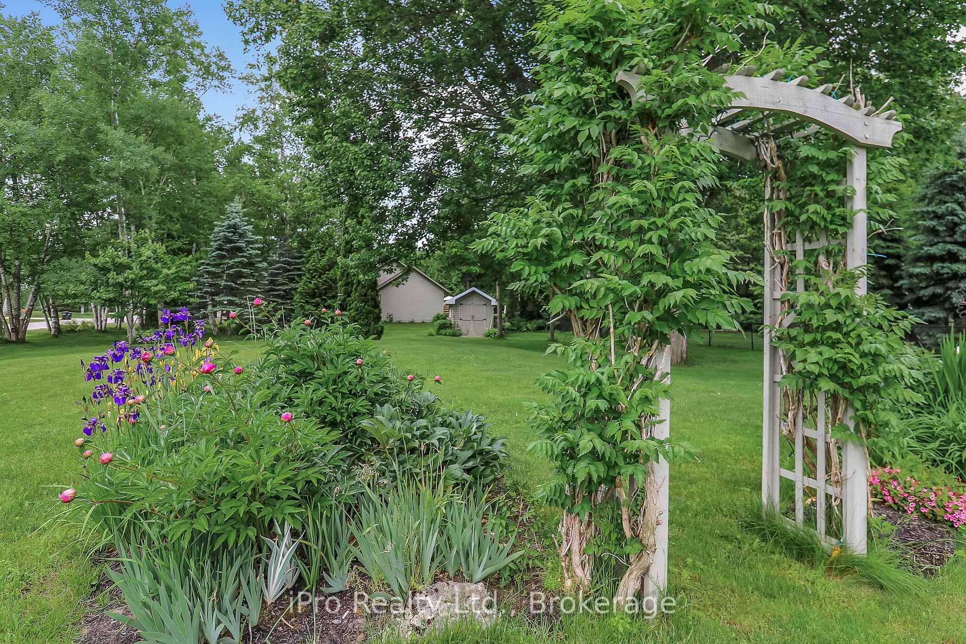 Photo 36 of 16 Martyn Drive, Wasaga Beach — HOMEH
