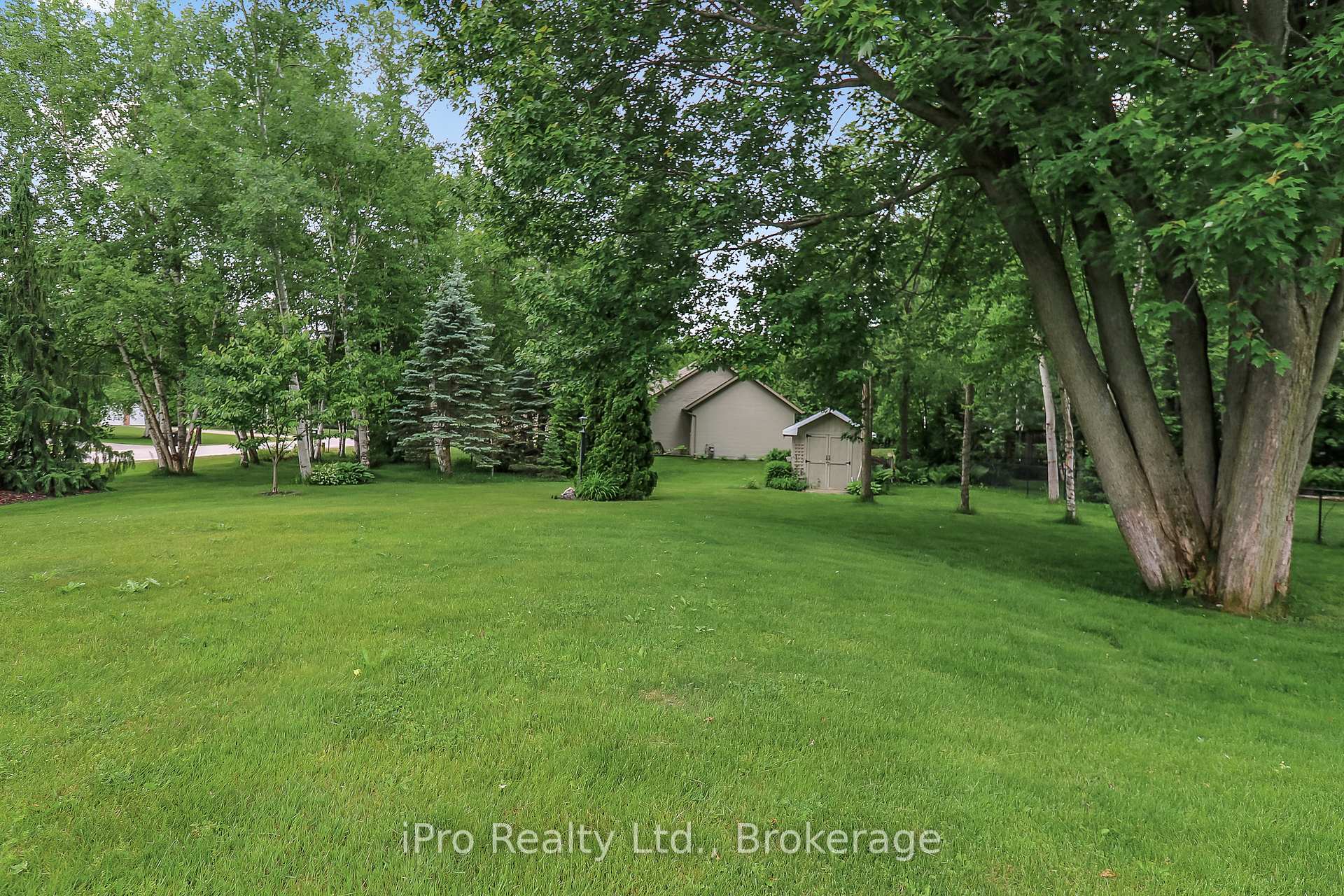 Photo 37 of 16 Martyn Drive, Wasaga Beach — HOMEH