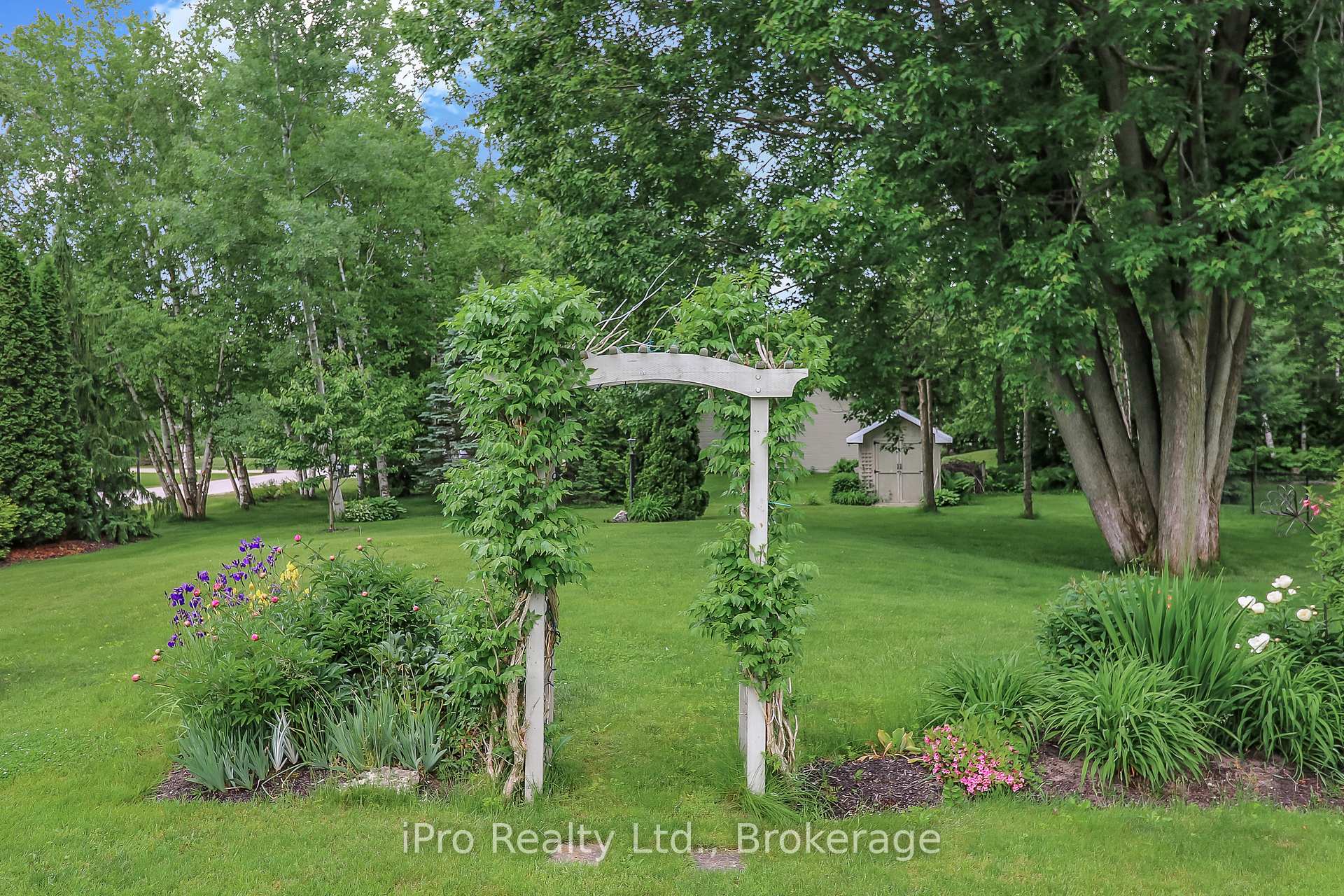 Photo 38 of 16 Martyn Drive, Wasaga Beach — HOMEH