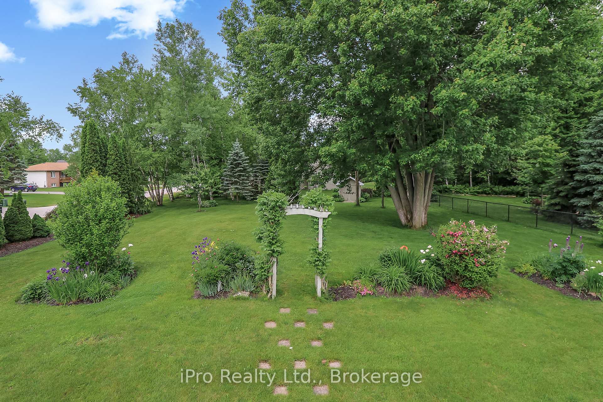 Photo 39 of 16 Martyn Drive, Wasaga Beach — HOMEH
