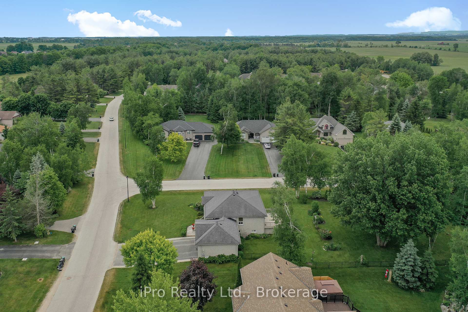 Photo 40 of 16 Martyn Drive, Wasaga Beach — HOMEH
