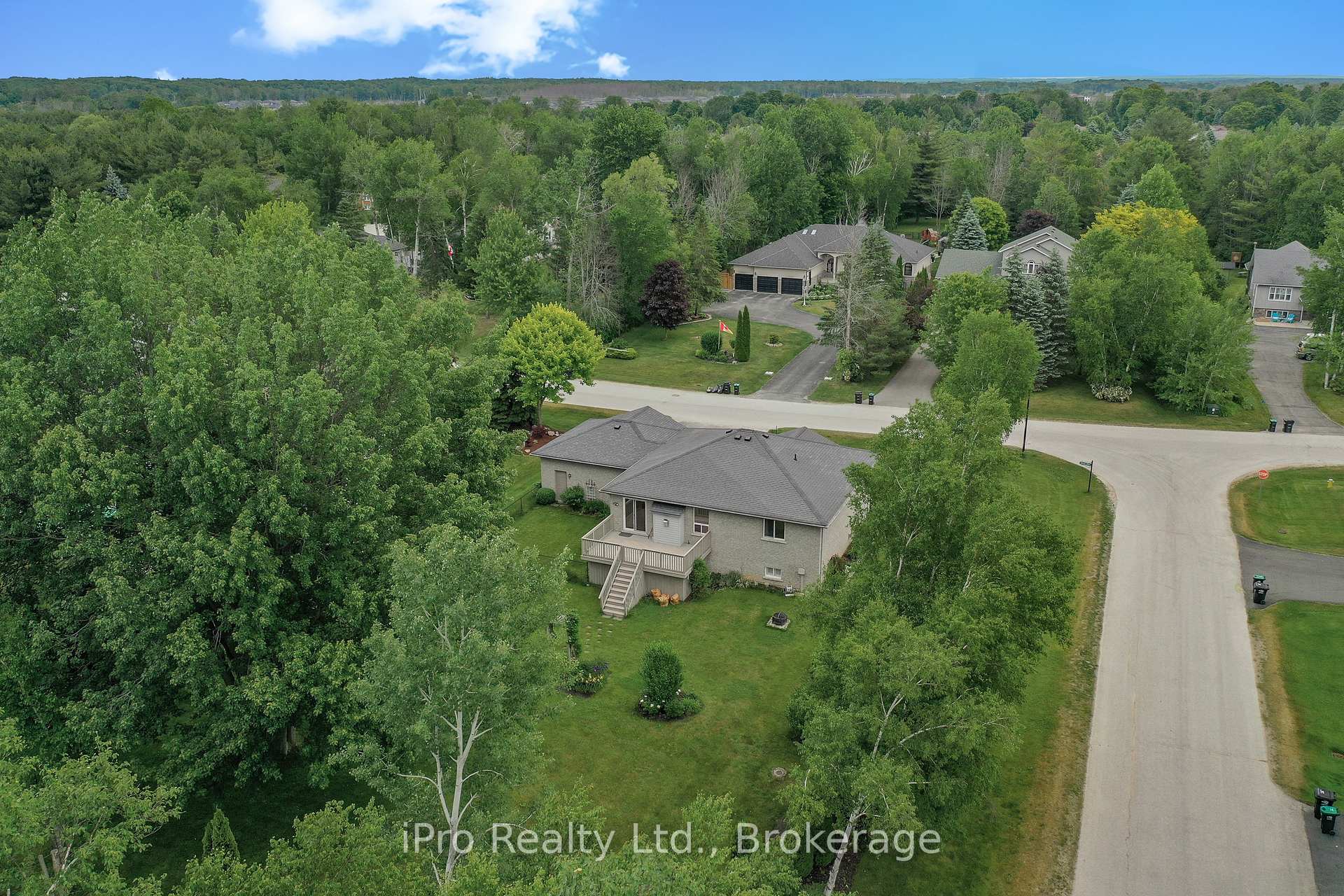 Photo 41 of 16 Martyn Drive, Wasaga Beach — HOMEH