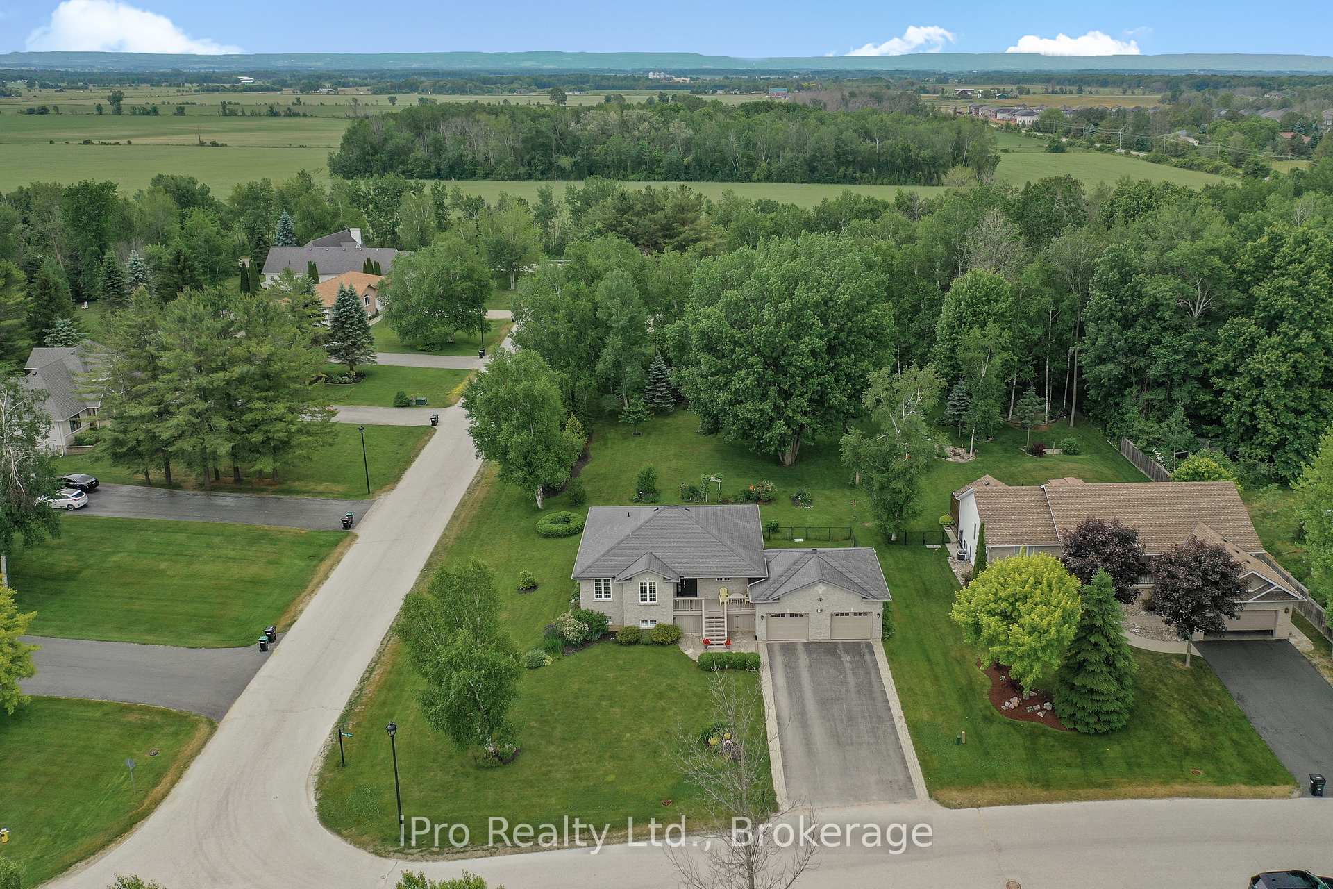 Photo 42 of 16 Martyn Drive, Wasaga Beach — HOMEH
