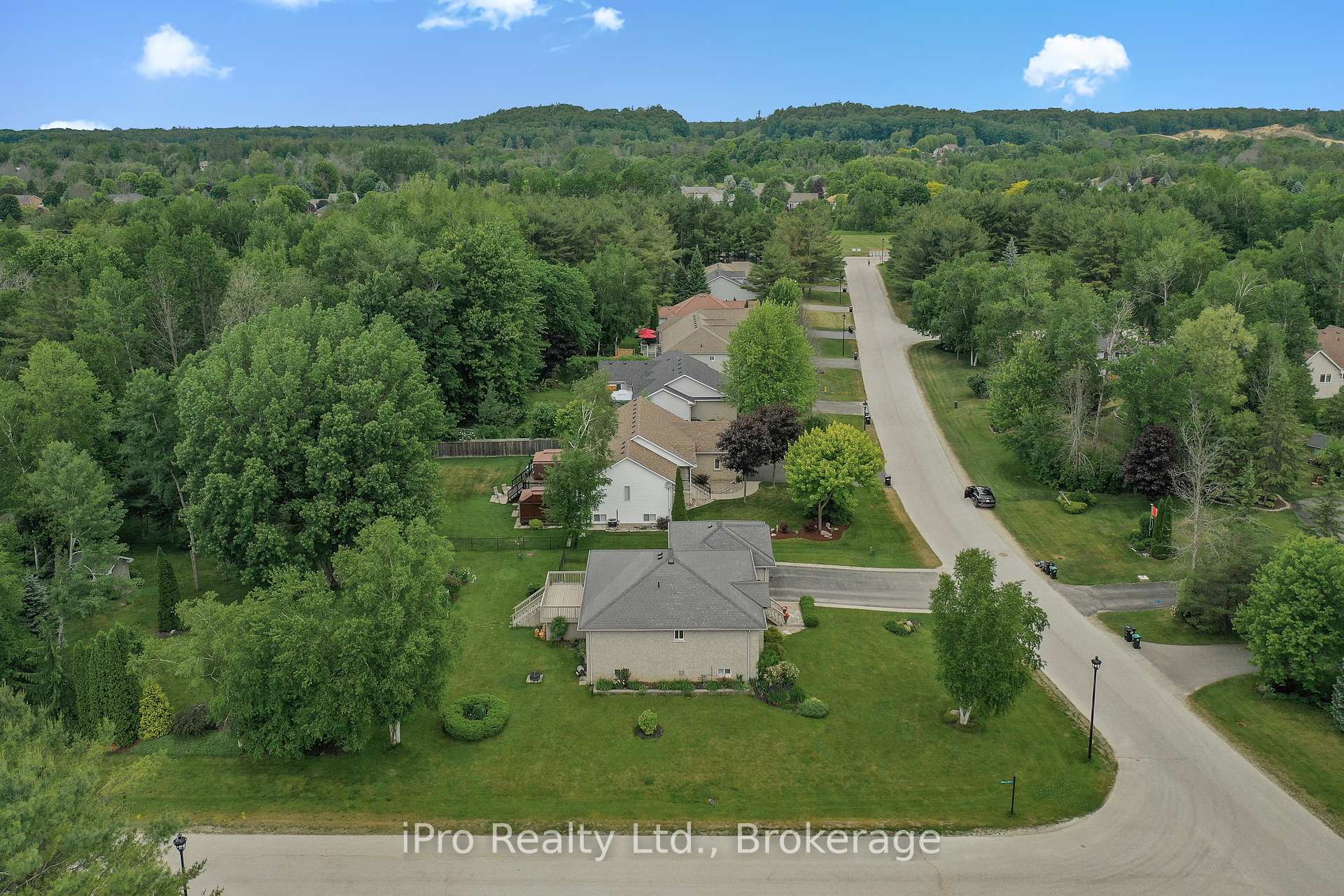 Photo 43 of 16 Martyn Drive, Wasaga Beach — HOMEH