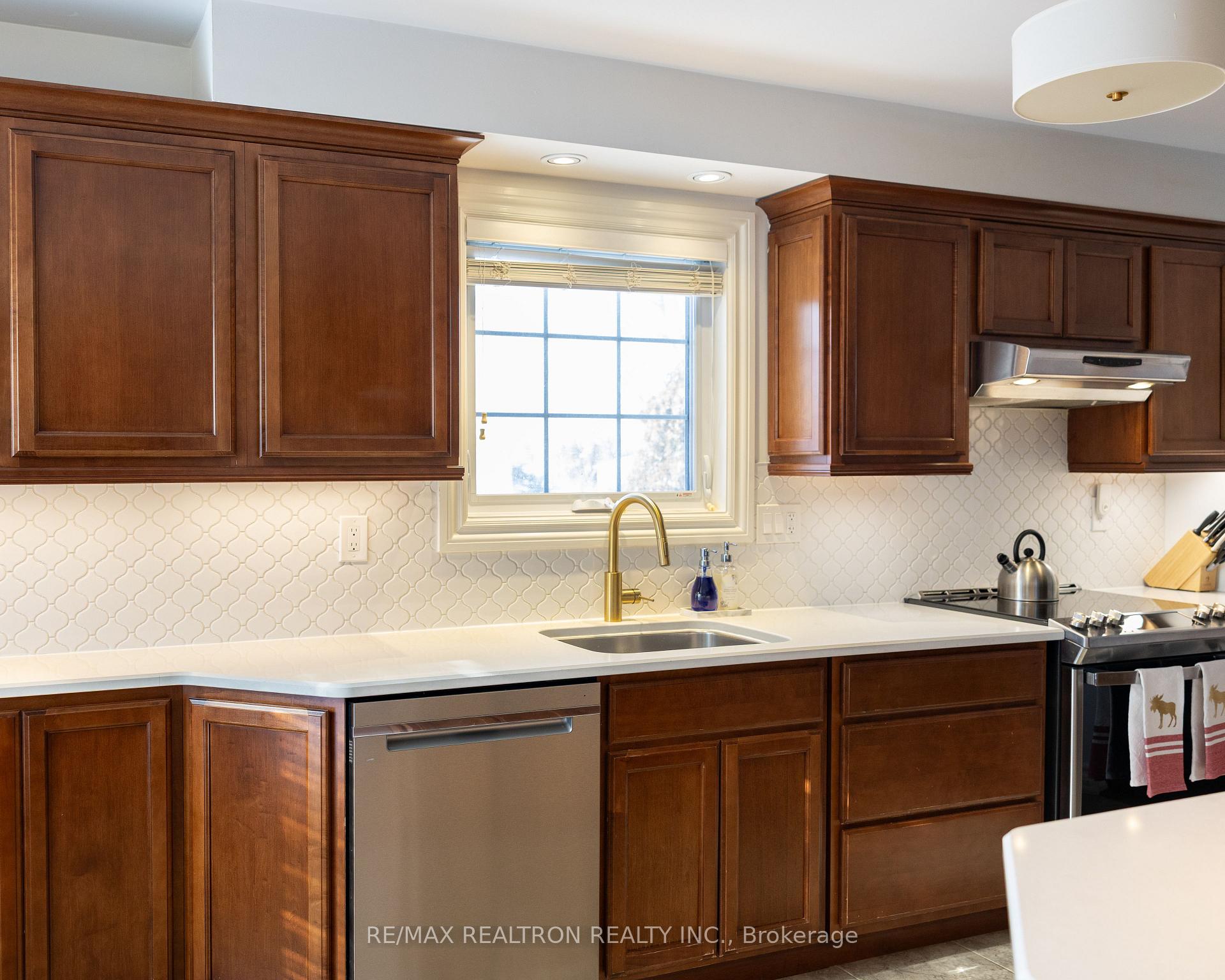 Photo 3 of 117 Timber Mill Avenue, Whitby, Williamsburg — HOMEH