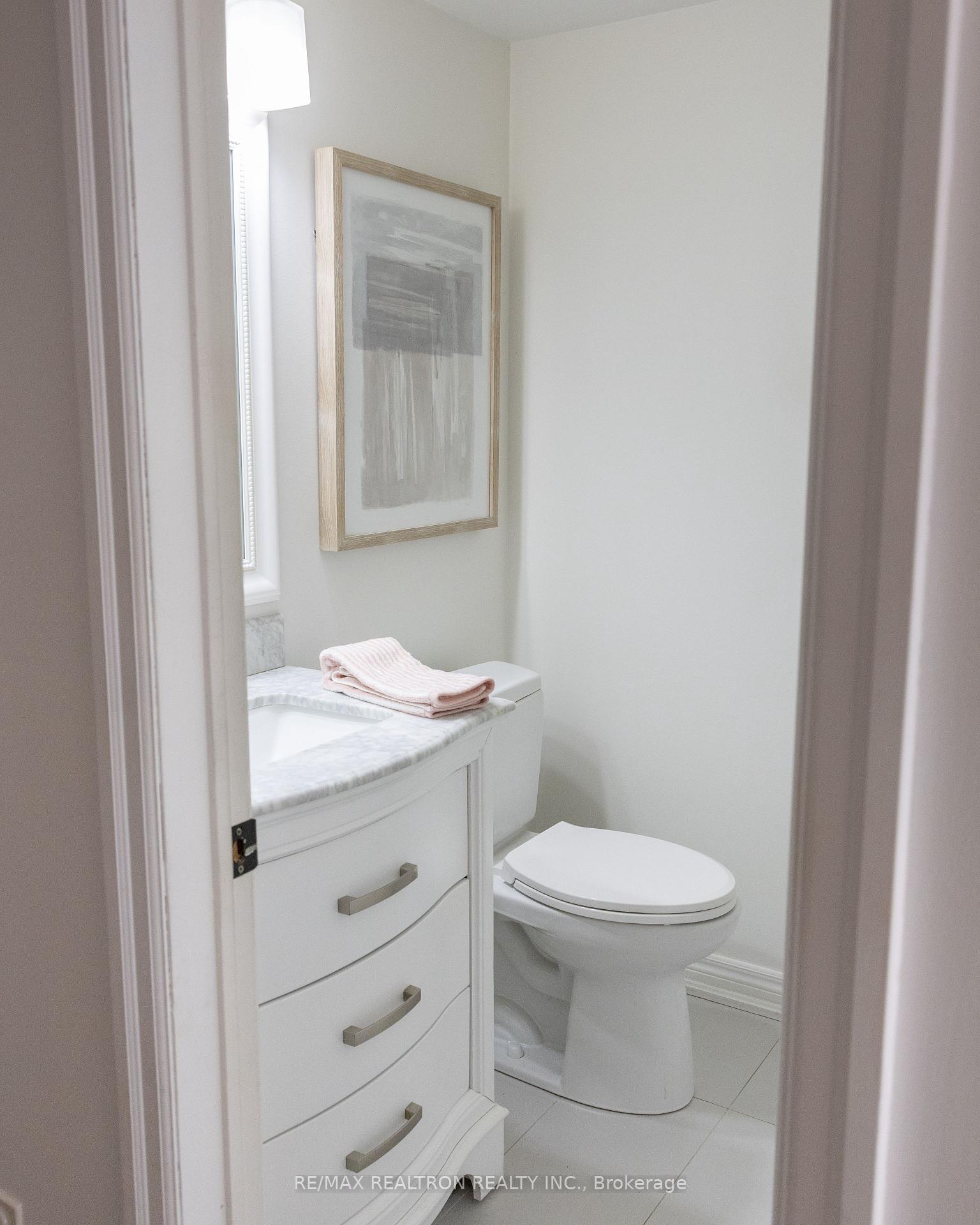 Photo 11 of 117 Timber Mill Avenue, Whitby, Williamsburg — HOMEH
