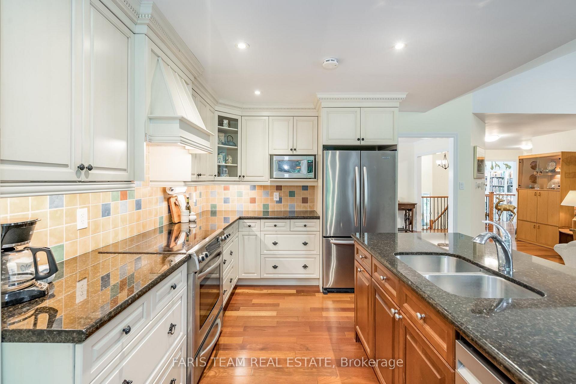 Photo 7 of 106 Royal Beech Drive, Wasaga Beach — HOMEH
